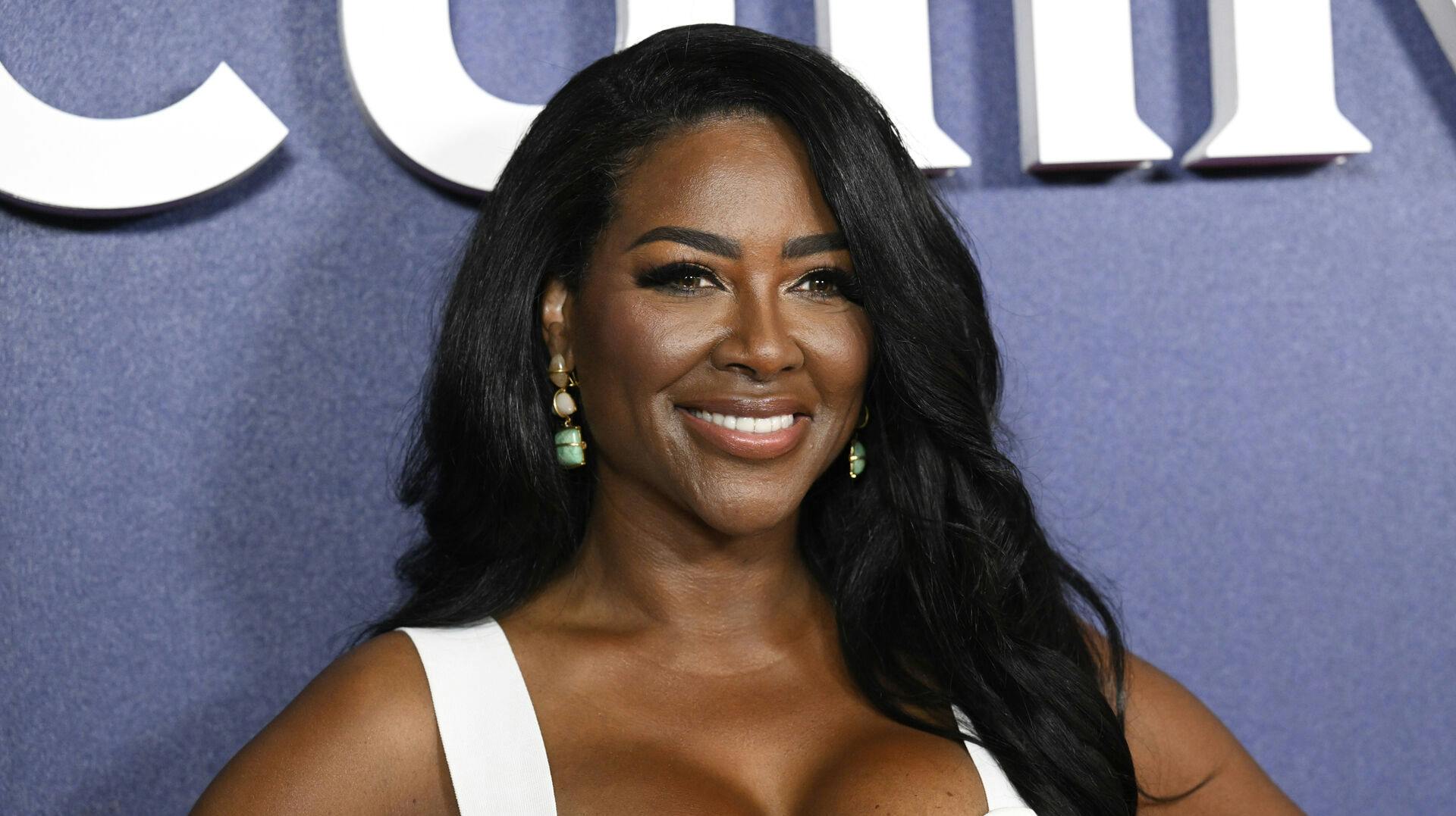 Kenya Moore tæller ned til den dag, hvor hun officielt kan kalde sig single igen.