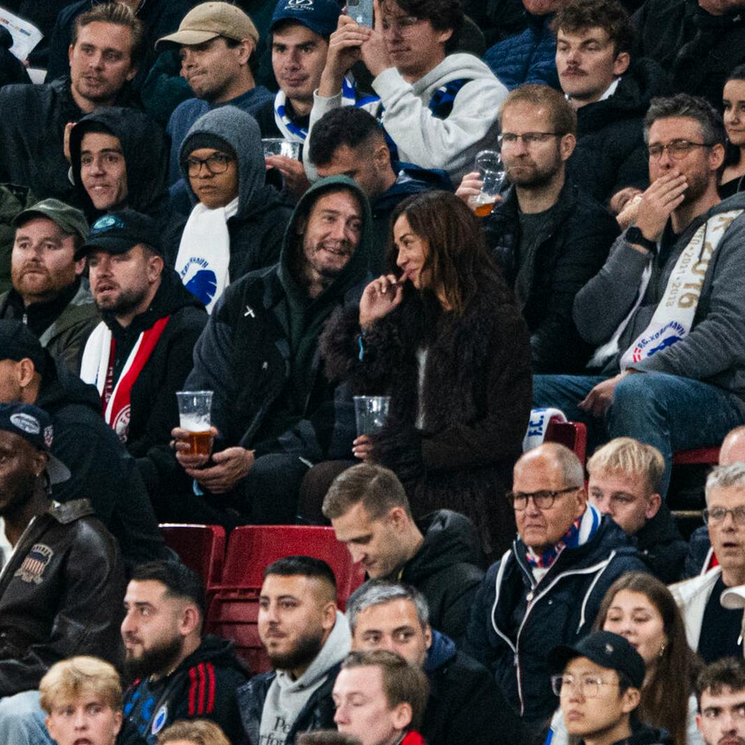 Sus Wilkins og Nicklas Bendtner sad side om side, da FC København spillede mod FC Bayern München tidligere på efteråret.