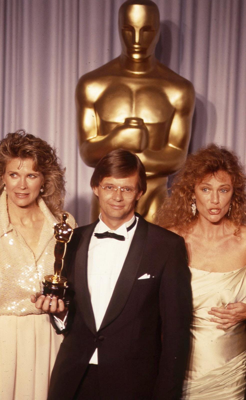 Kronen på værket er Oscar-statuetten, som Bille August modtog for ”Pelle Erobreren” i 1989, men priser er sekundære for den danske filmskaber.