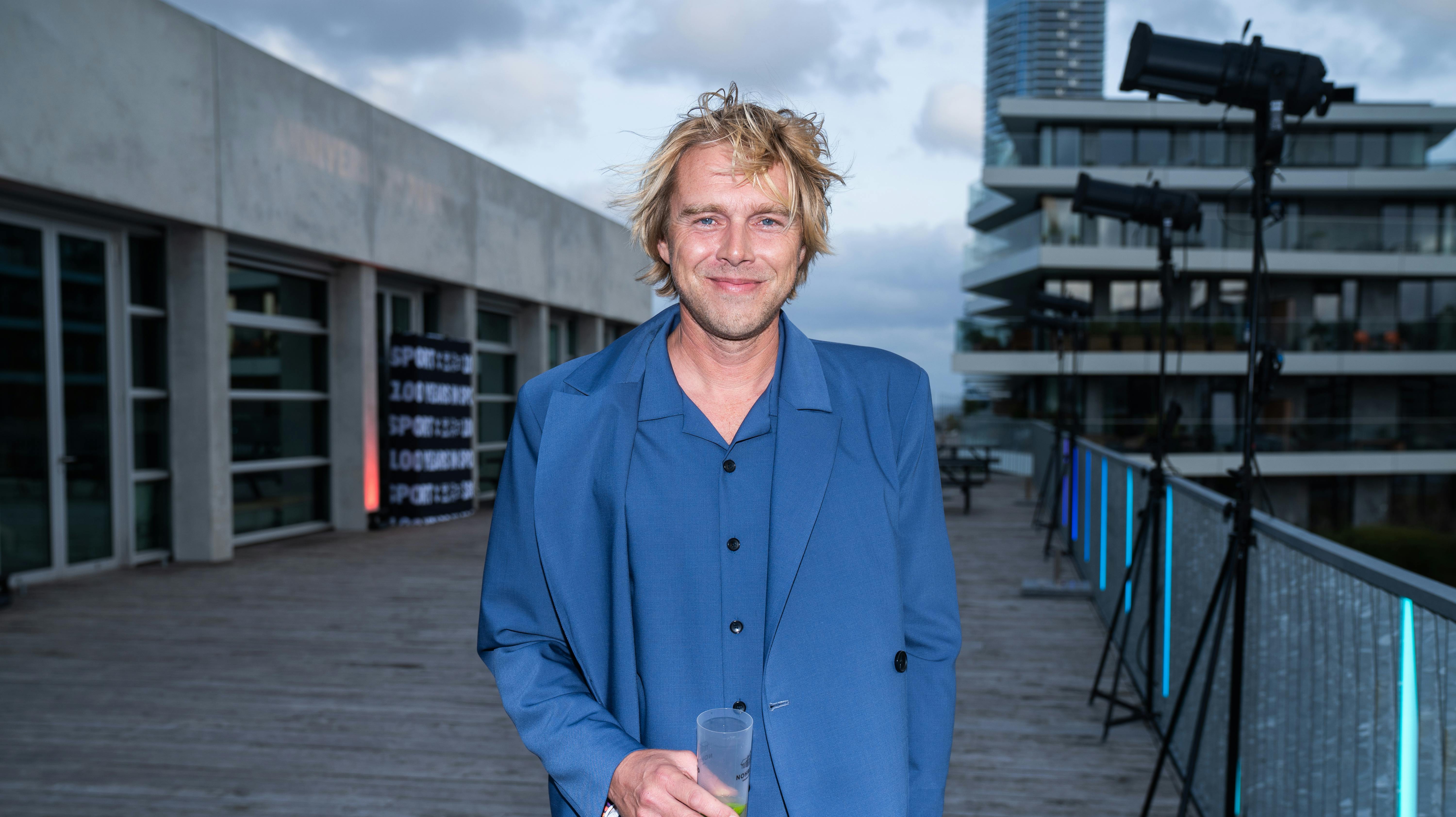 Felix Smith er 47 år gammel.