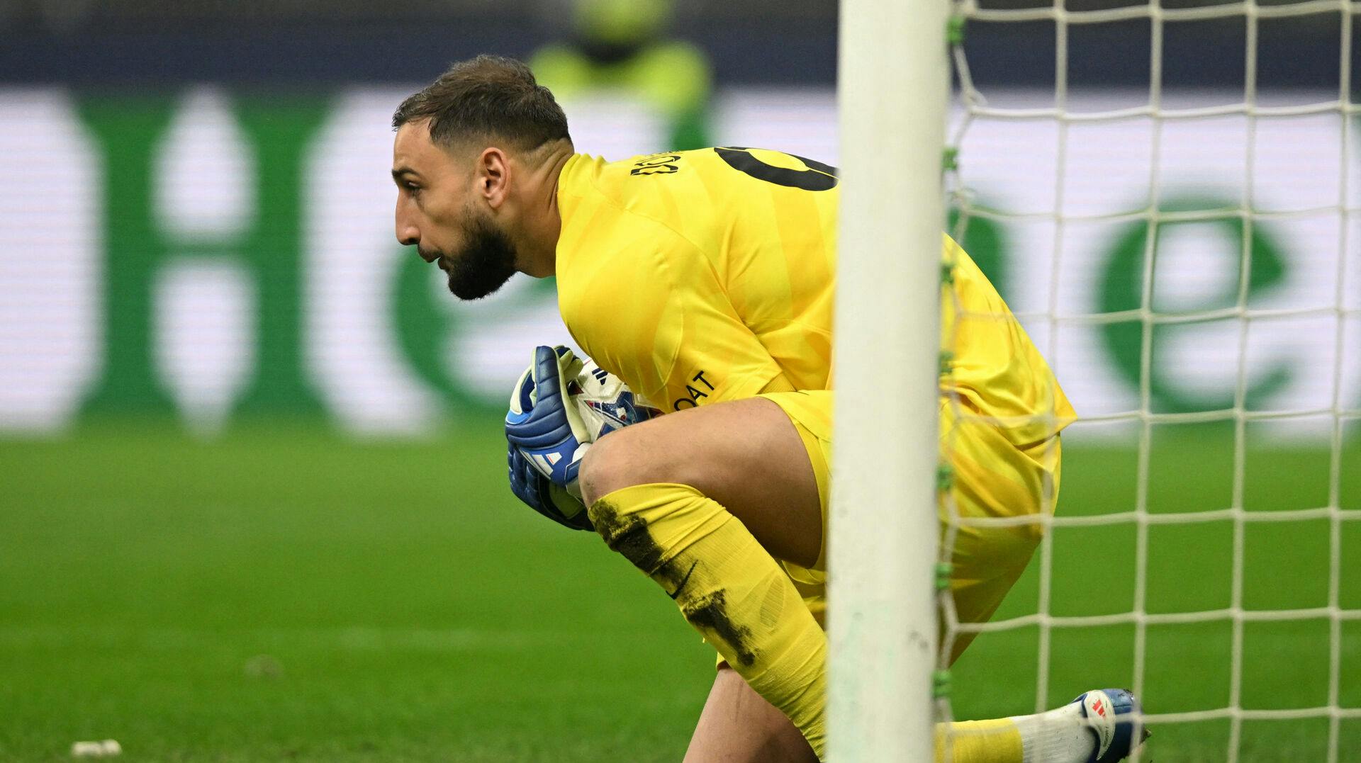 Pengene regnede ned over Gianluigi Donnarumma.