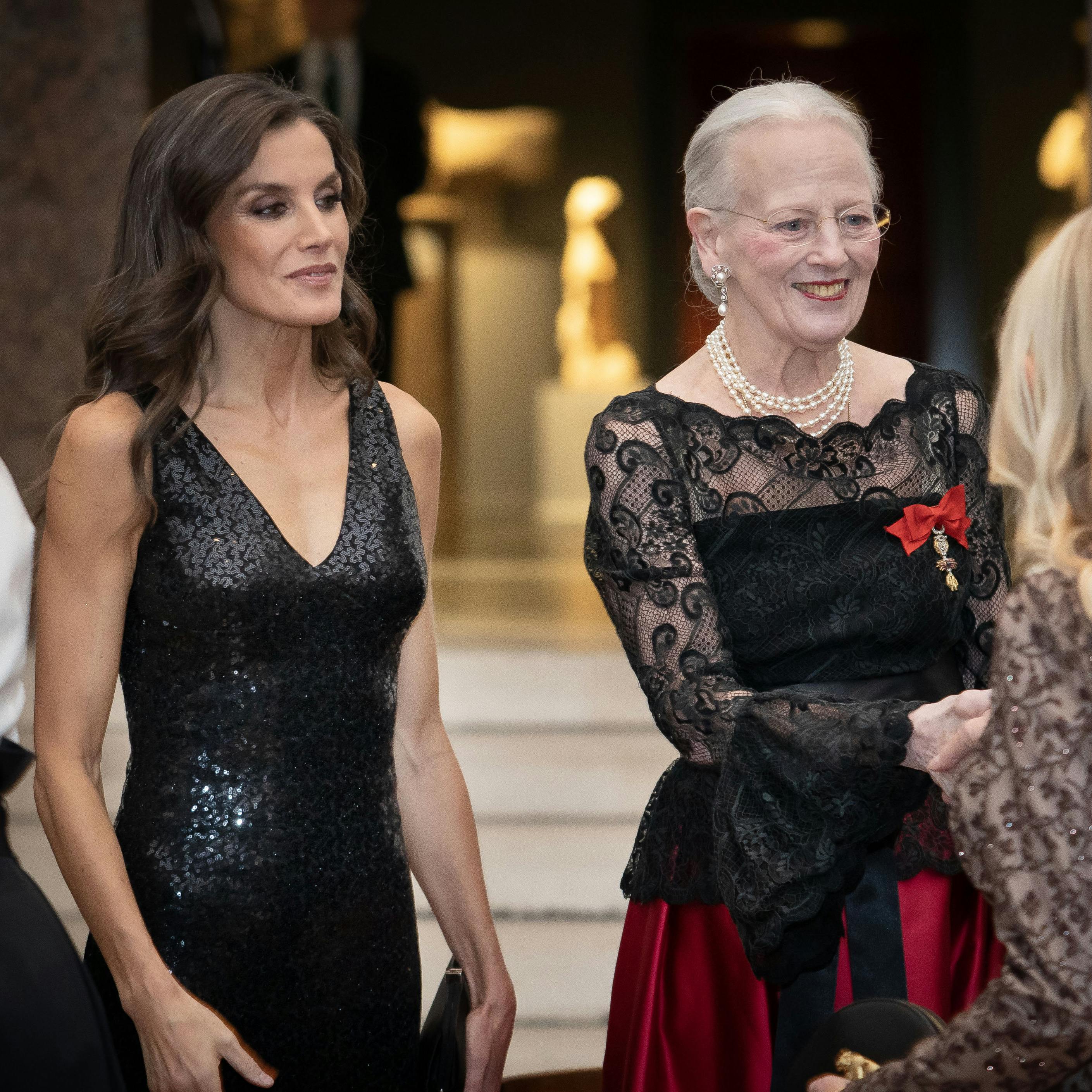 Ifølge chefredaktøren på Lecturas, Luis Pliego, har dronning Letizia rakt ud til mediet inden de publicerede billederne af kronprins Frederik og Genoveva Casanova.