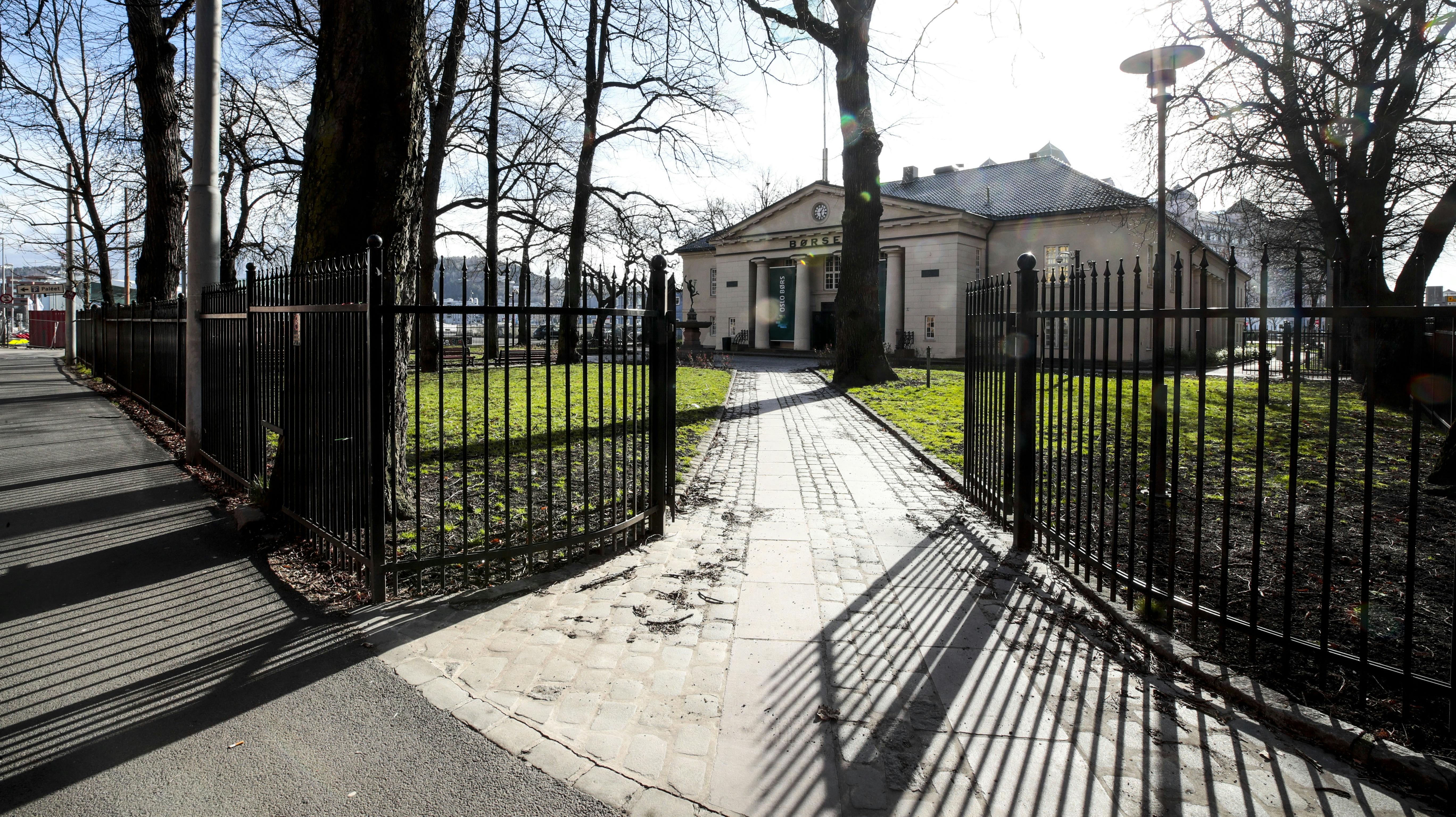 Voldtægten skete her tæt ved Børsen i Oslo. 