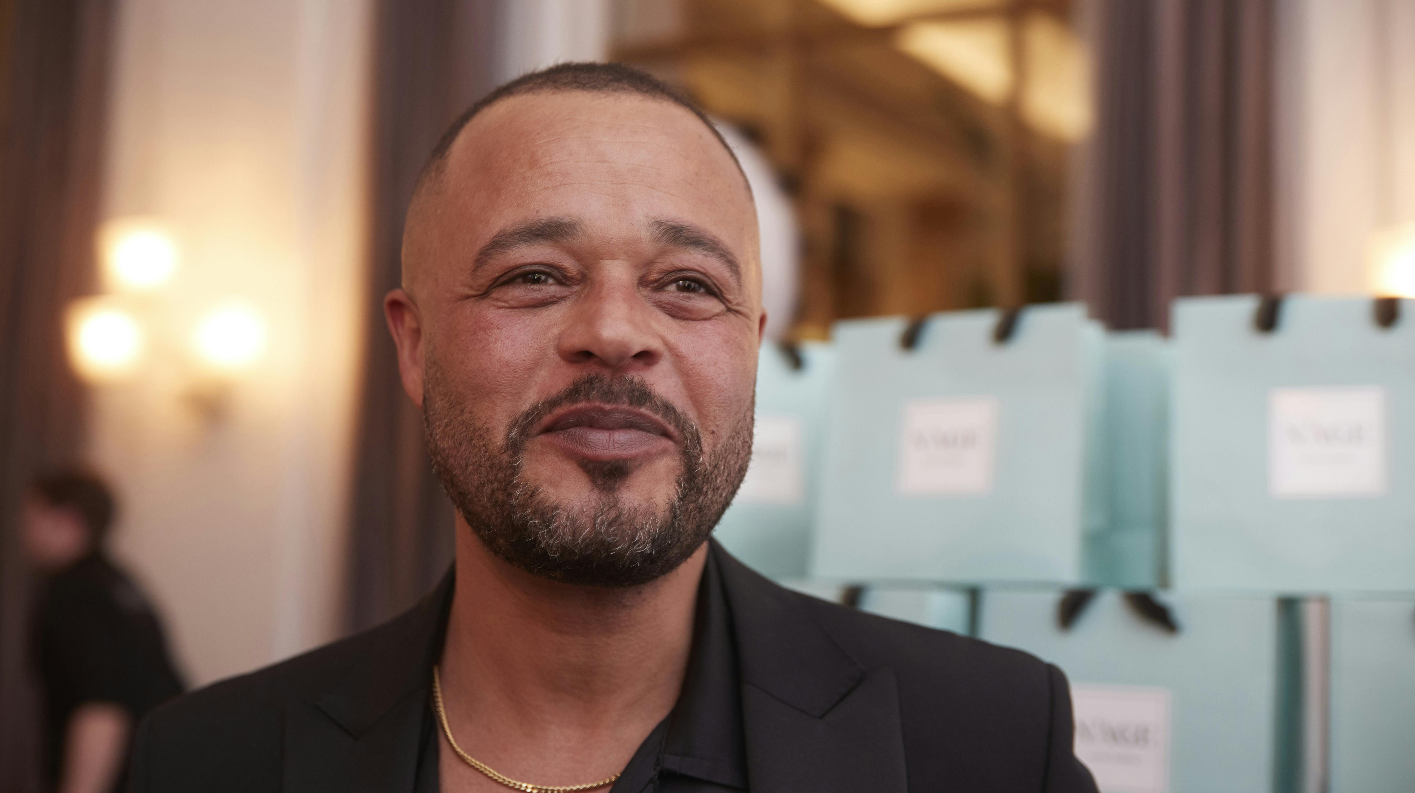 Remee arrangerer en større RnB-fest i Forum.