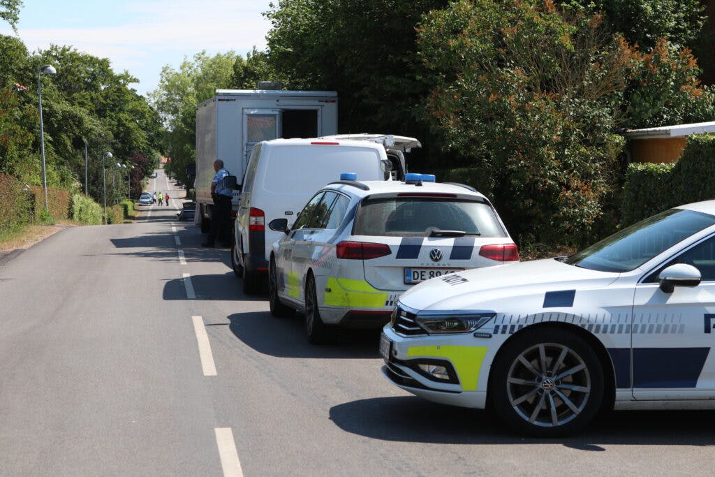 I første omgang fik politiet besked om, at der lå en beruset mand i parkområdet ved Loch Ness. Flere timer senere lød meldingen så, at der var tale om en mandsperson med blod i ansigtet - han var død ved politiets ankomst.