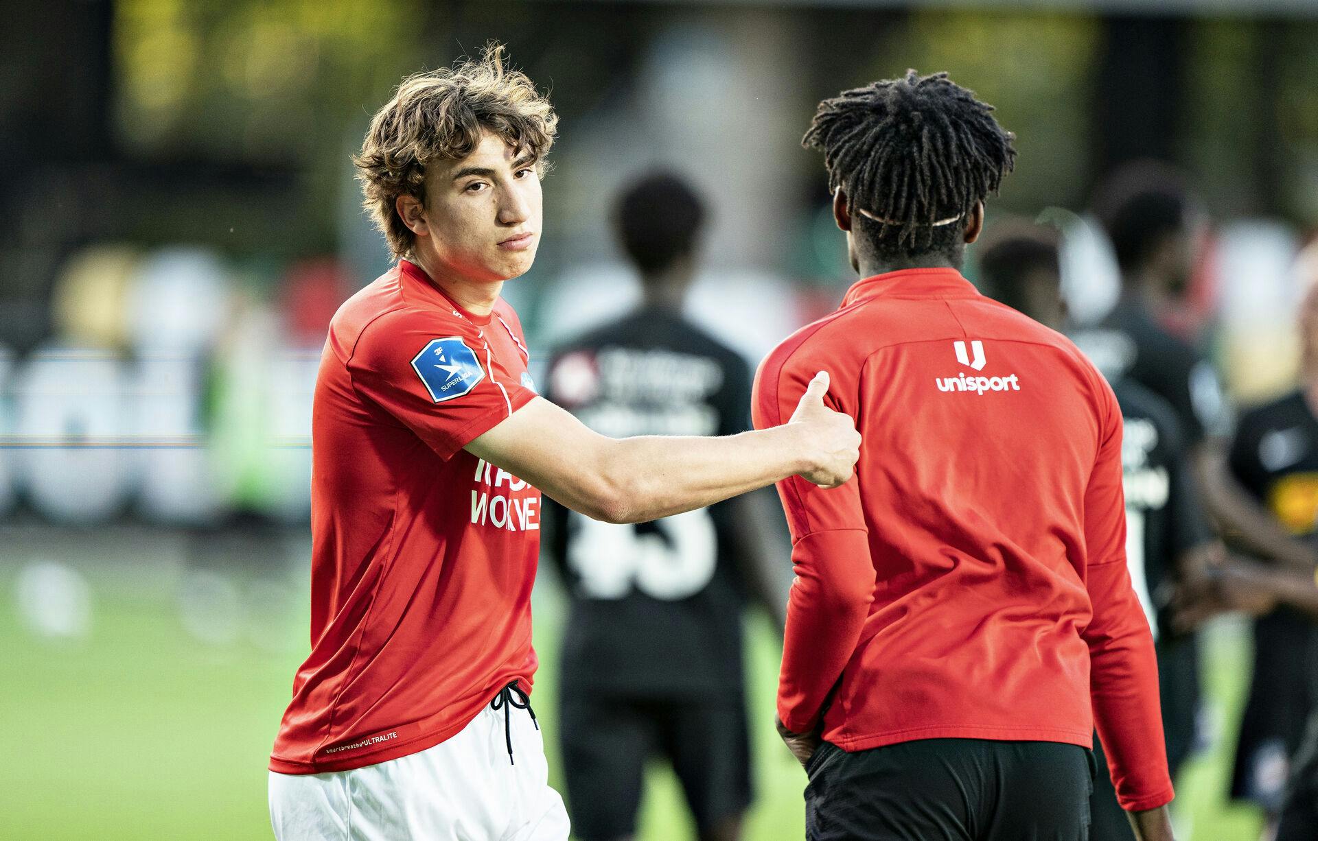 Silkeborgs Alexander Lind siger tak for kampen efter 3F Superligakampen Silkeborg IF mod FC Nordsjælland på Jysk Park i Silkeborg, 29. maj 2020. (Foto: Henning Bagger/Ritzau Scanpix)