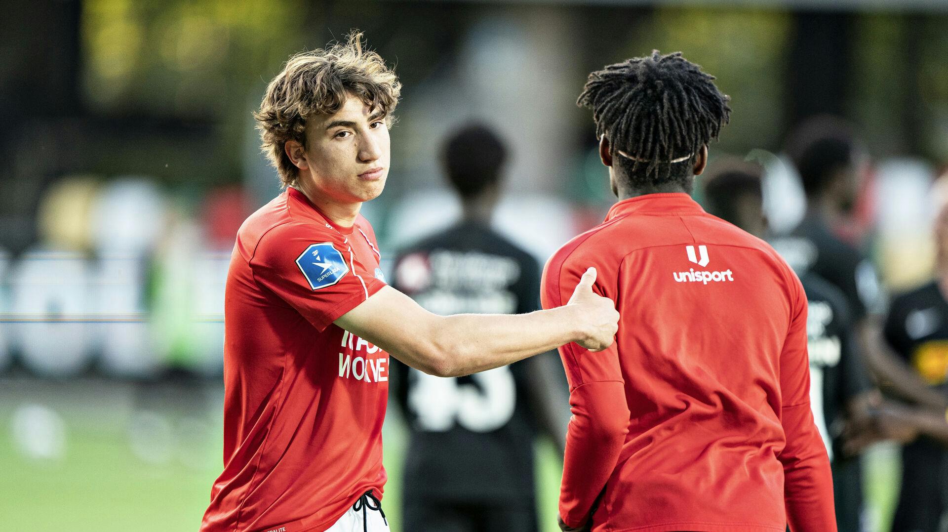 Silkeborgs Alexander Lind siger tak for kampen efter 3F Superligakampen Silkeborg IF mod FC Nordsjælland på Jysk Park i Silkeborg, 29. maj 2020. (Foto: Henning Bagger/Ritzau Scanpix)