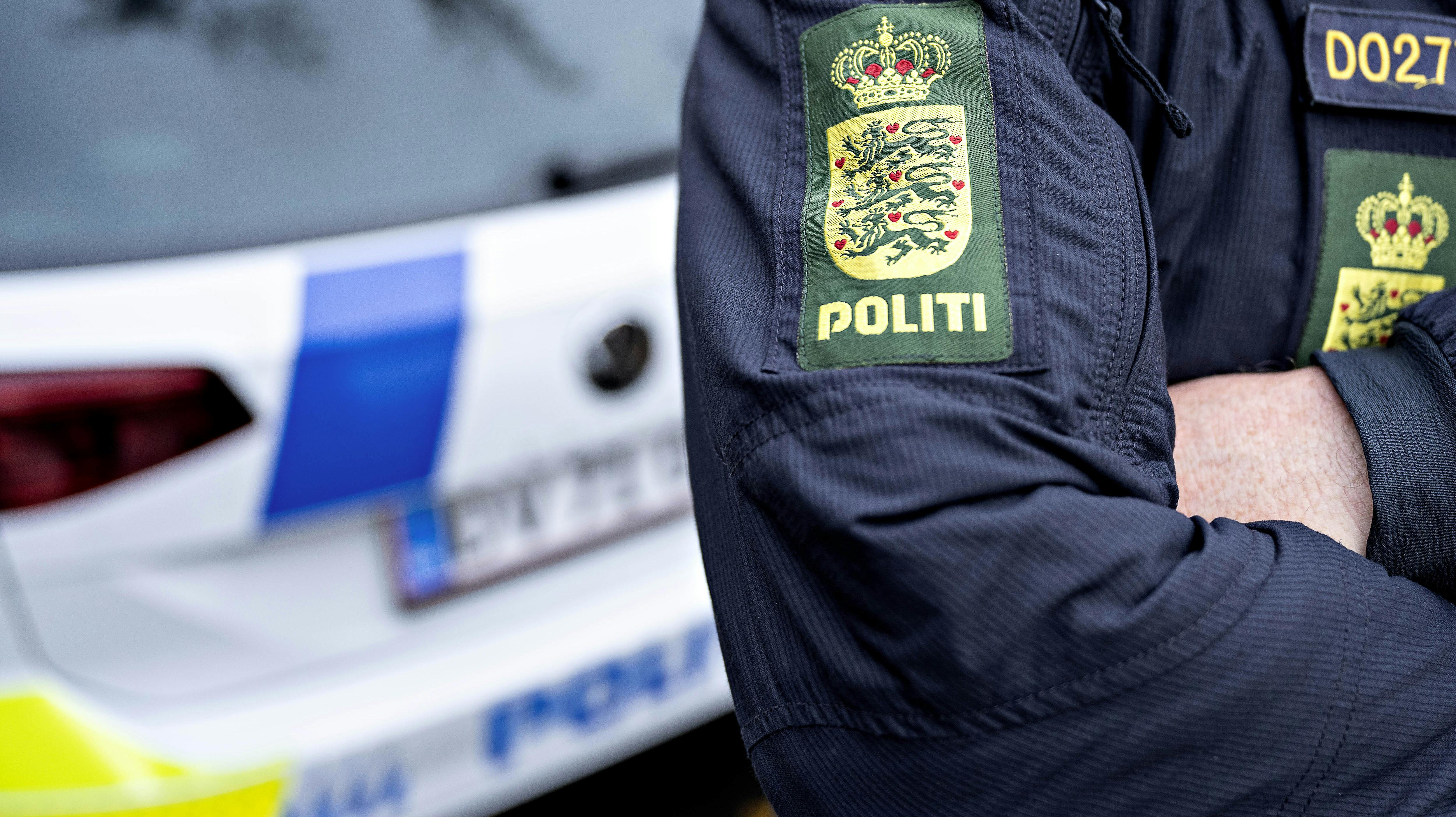 Politi patruljevogn politibil nummerpladegenkendelse. Politiets nye farver på patruljevogne pr. efteråret 2023, hvor de mørkeblå stafferinger afløses af en lysere, reflekterende blå. Arkivfoto: Michael Bager