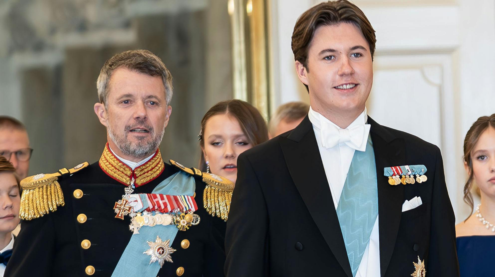 I morgen kommer både dronningen og kronprinsen til at overvære, at prins Christian afgiver sin højtidelige erklæring om at ville overholde grundloven.