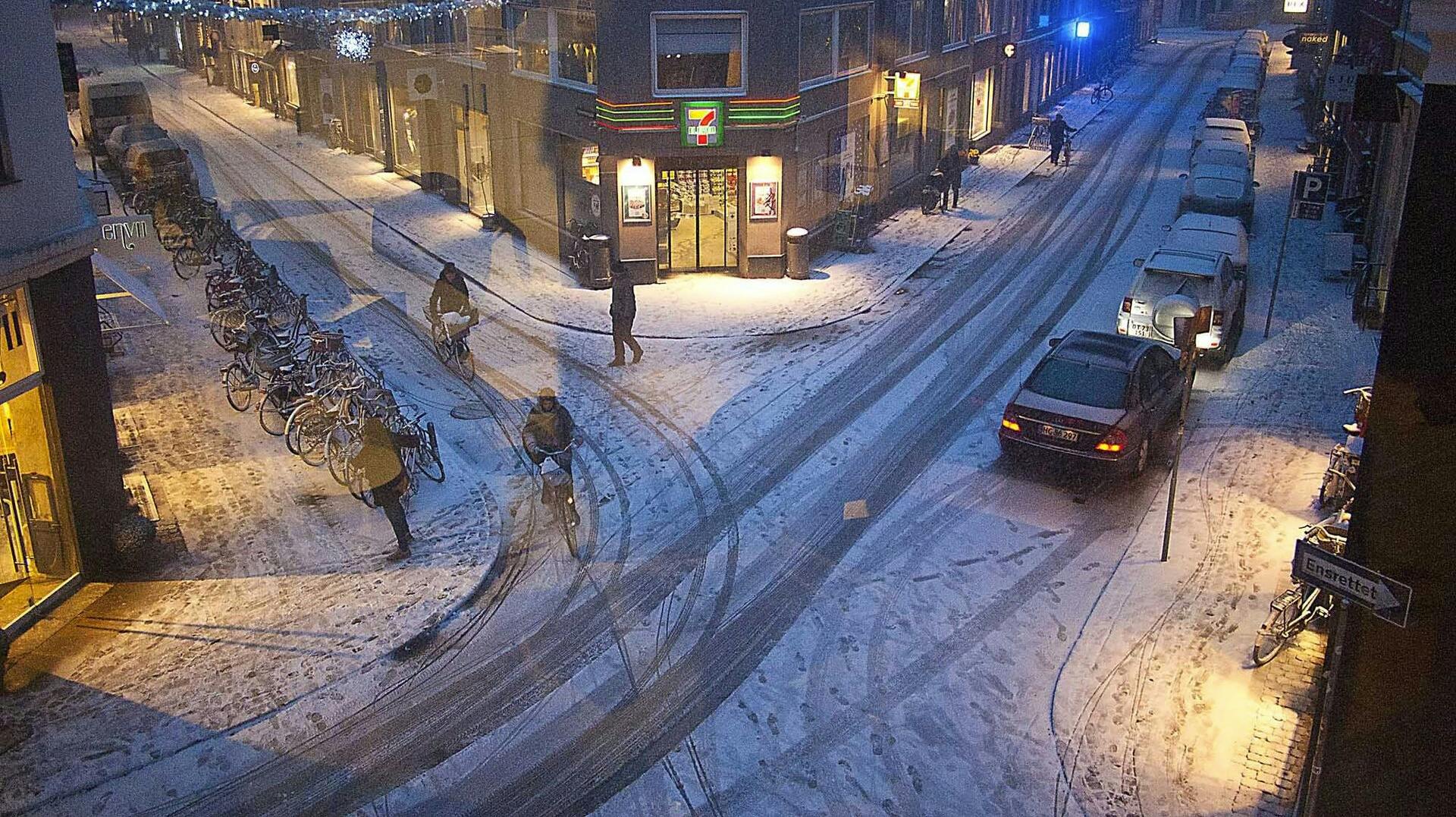 Sne og slud i Pilestræde 23. december 2012. (Foto: Lars Rievers/Scanpix 2012)