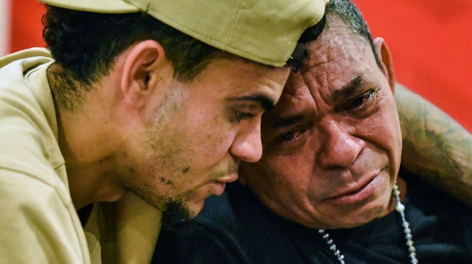 Luis Diaz sammen med sin far, Luis Manuel Diaz.