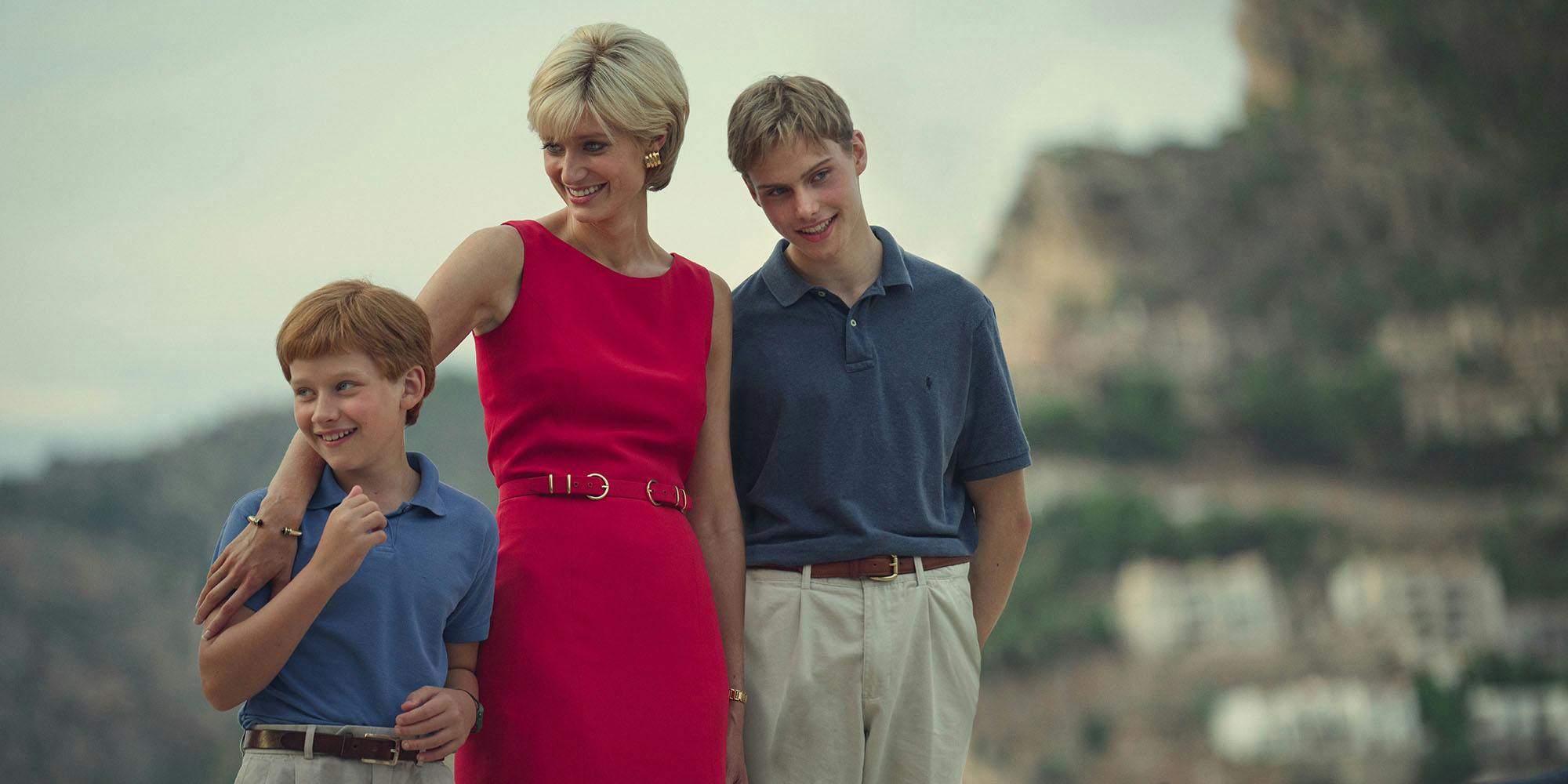 Elizabeth Debicki som Diana, Will Powell som Harry og Senan West som William i "The Crown". 