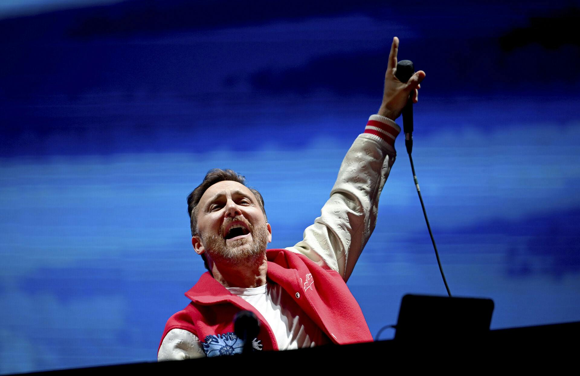 09 September 2023, Berlin: DJ David Guetta performs on stage at the Lollapalooza Festival Berlin on the grounds of the Olympiastadion. Photo by: Britta Pedersen/picture-alliance/dpa/AP Images