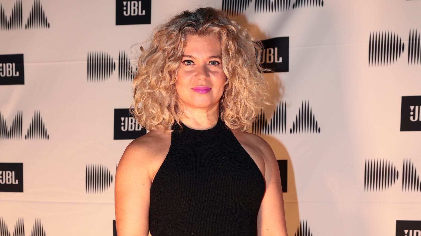 Sara Bro nåede det i tide til at uddele pris ved Danish Music Awards 2023.
