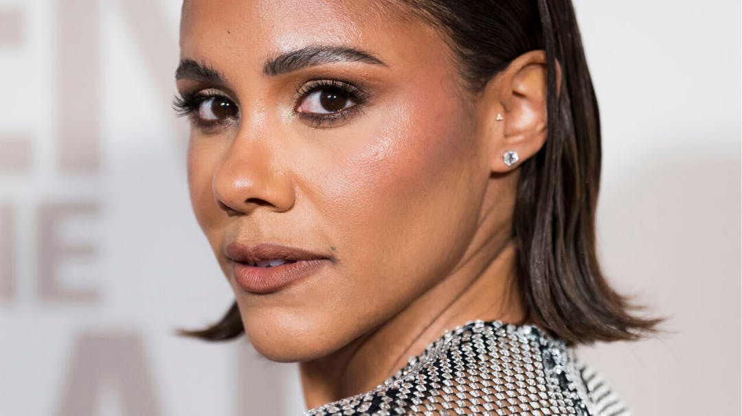 Alex Scott løb med opmærksomheden på den røde løber i London.
