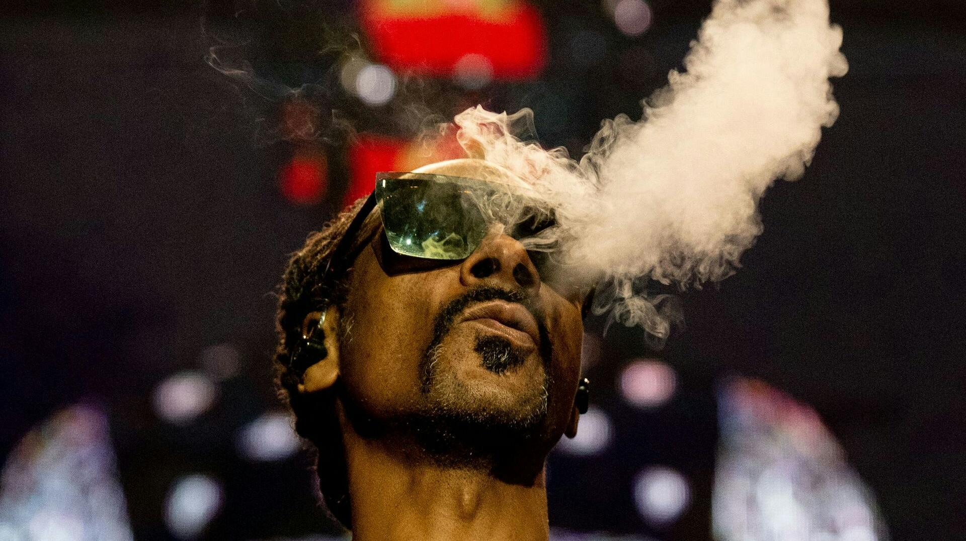 Snoop Dogg siger nu, at han er færdig med at ryge hash.