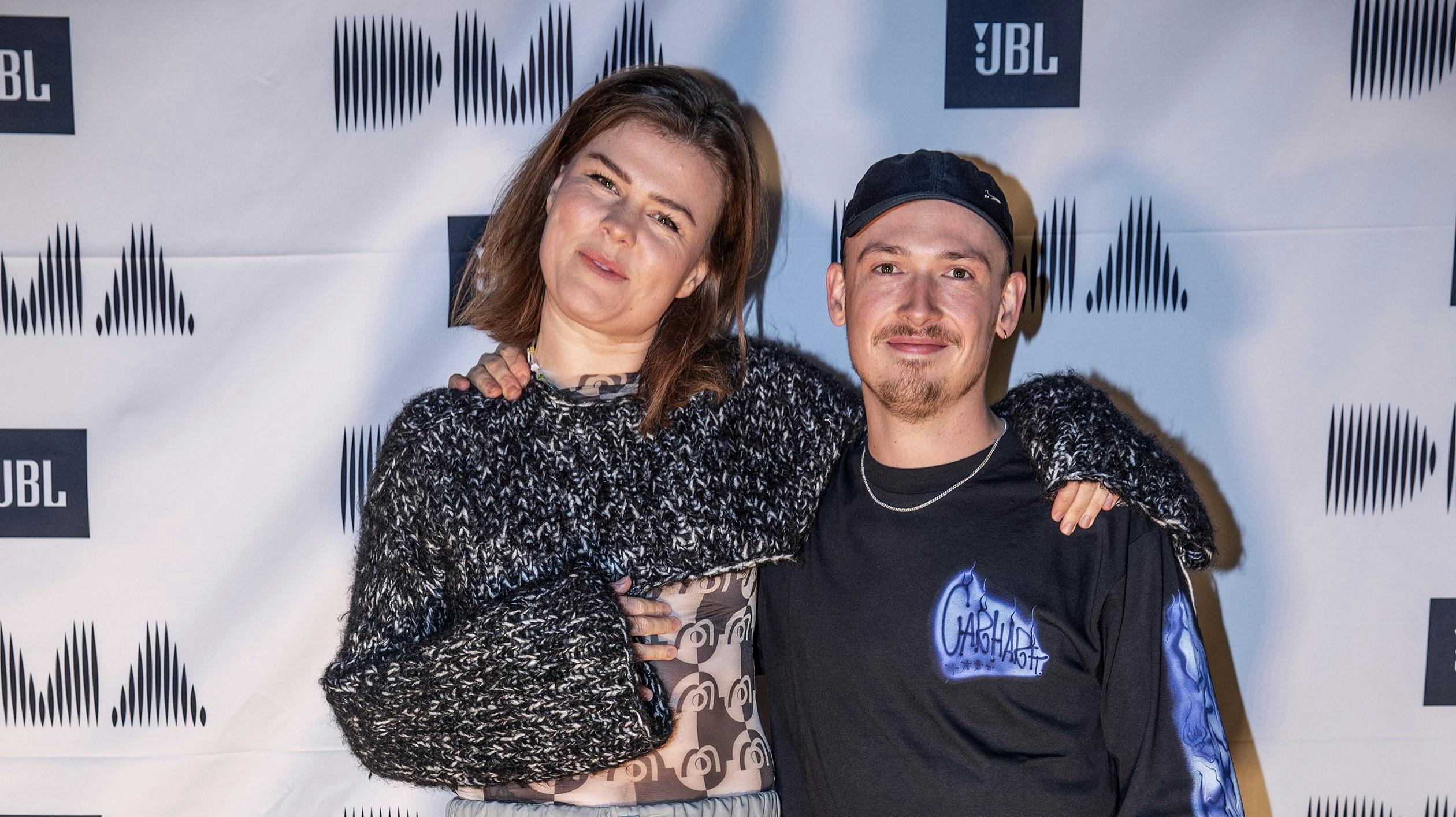 Pil var nomineret til to priser ved Danish Music Awards. 