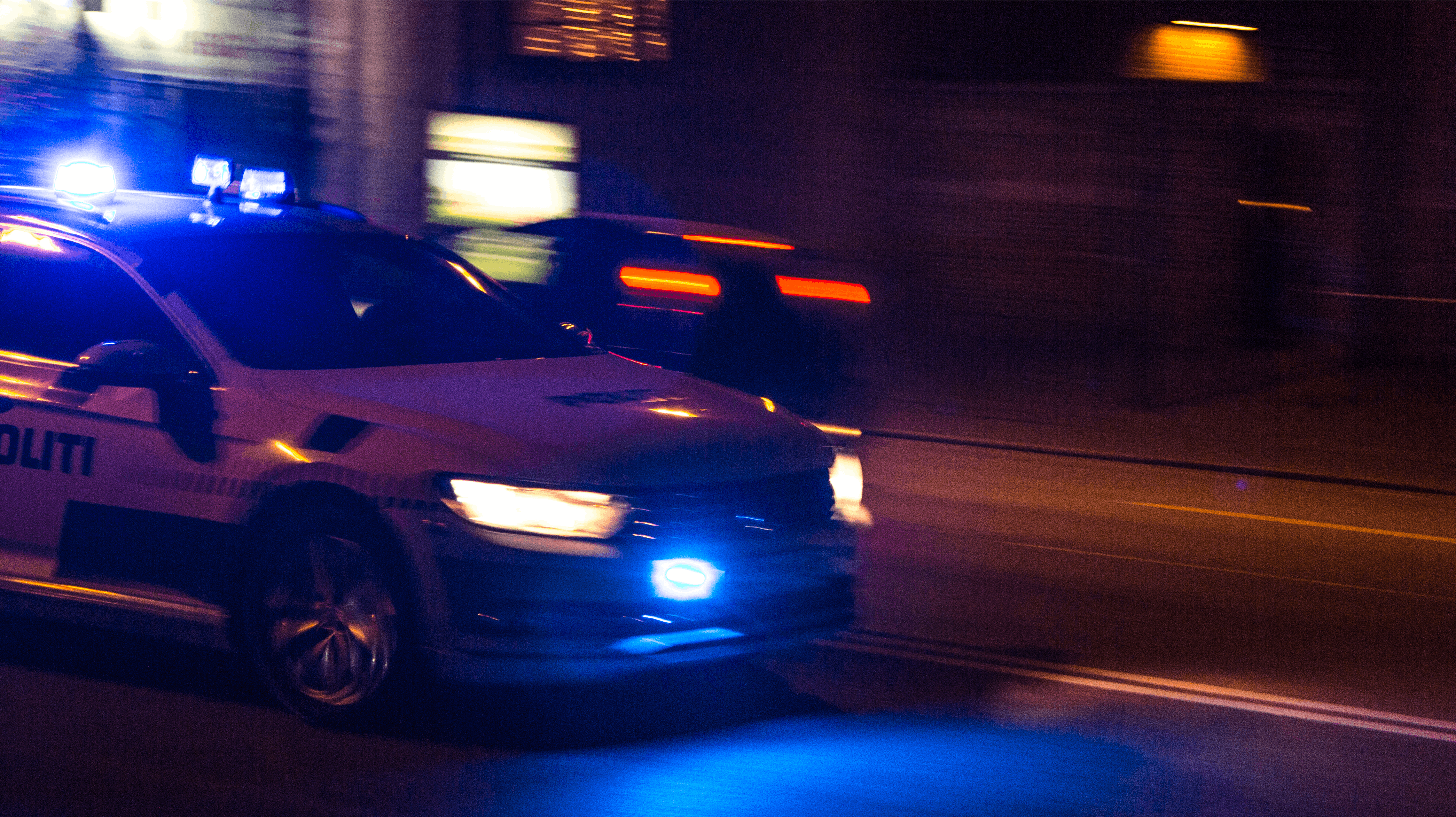 For fjerde gang på fire år stak en 44-årig kvinde fredag aften sin samlever med en kniv.