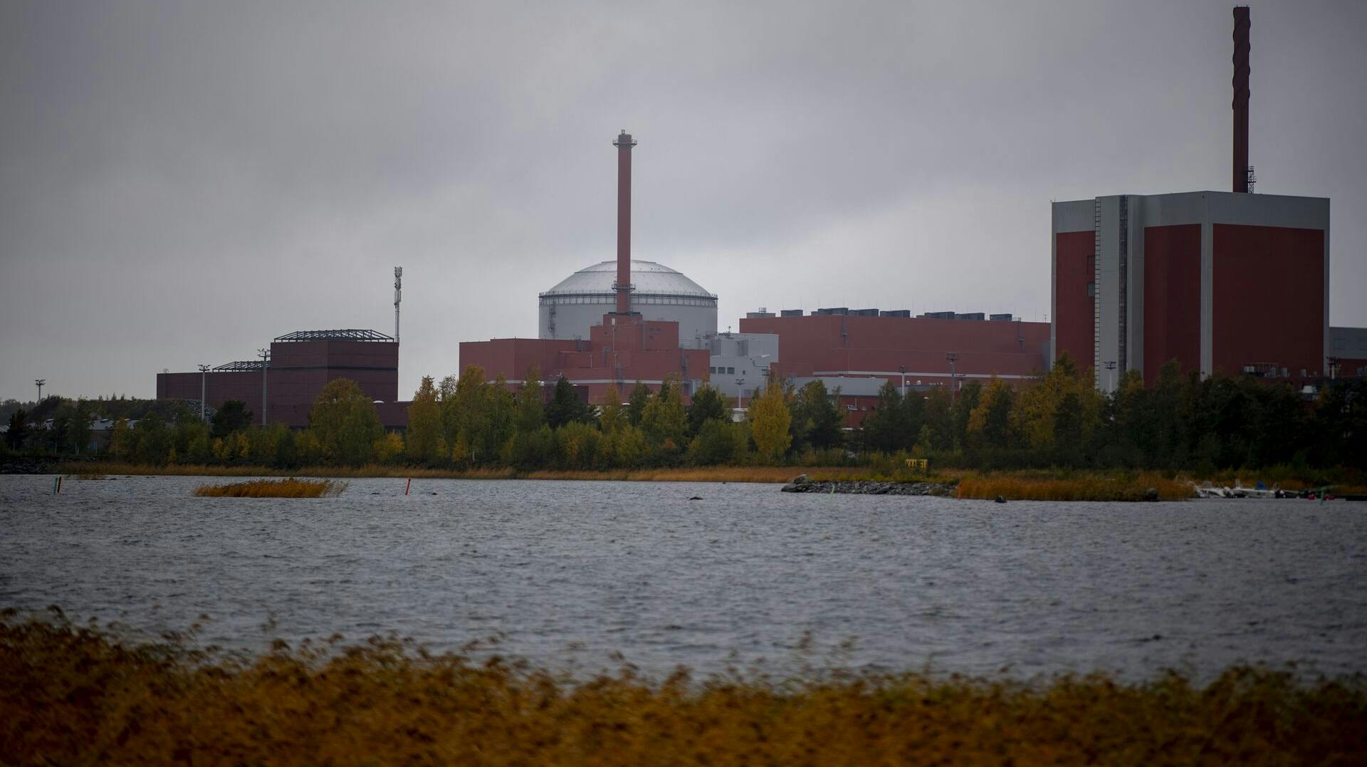 Europas største atomreaktor - Olkiluoto 3 i Finland - blev søndag lukket som følge af en teknisk problem.