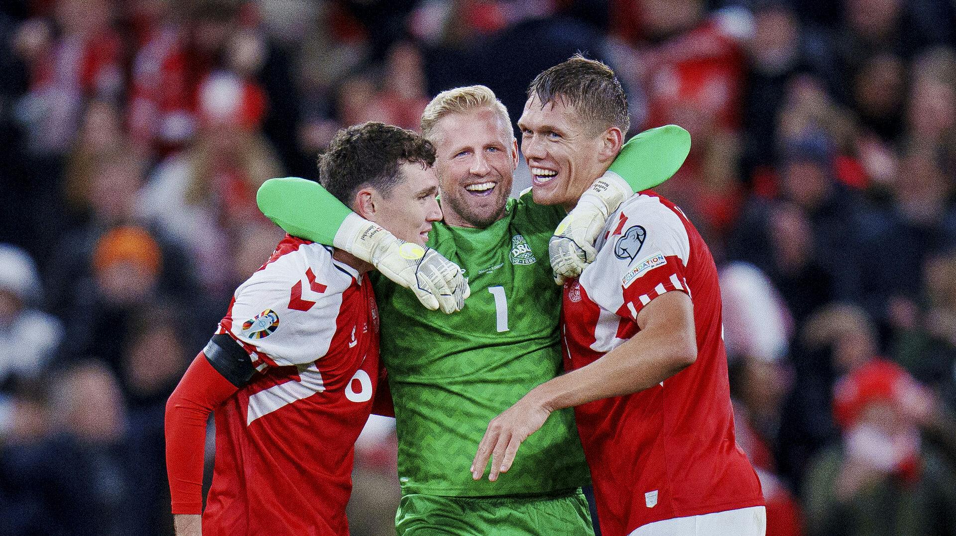 EM-billetten blev sikret i fredags, men Danmark har alt at spille for i aften, når kvalifikationen skal sluttes godt af.