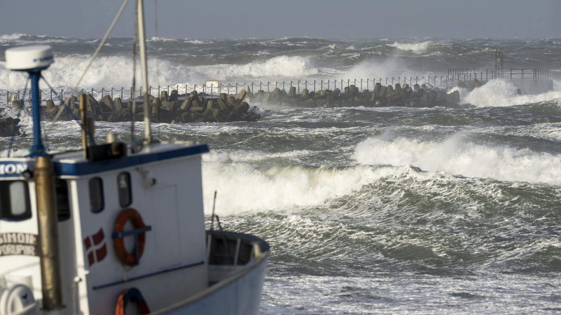 DMI varsler, at vinden tager til - og at der kan være risiko for storm.