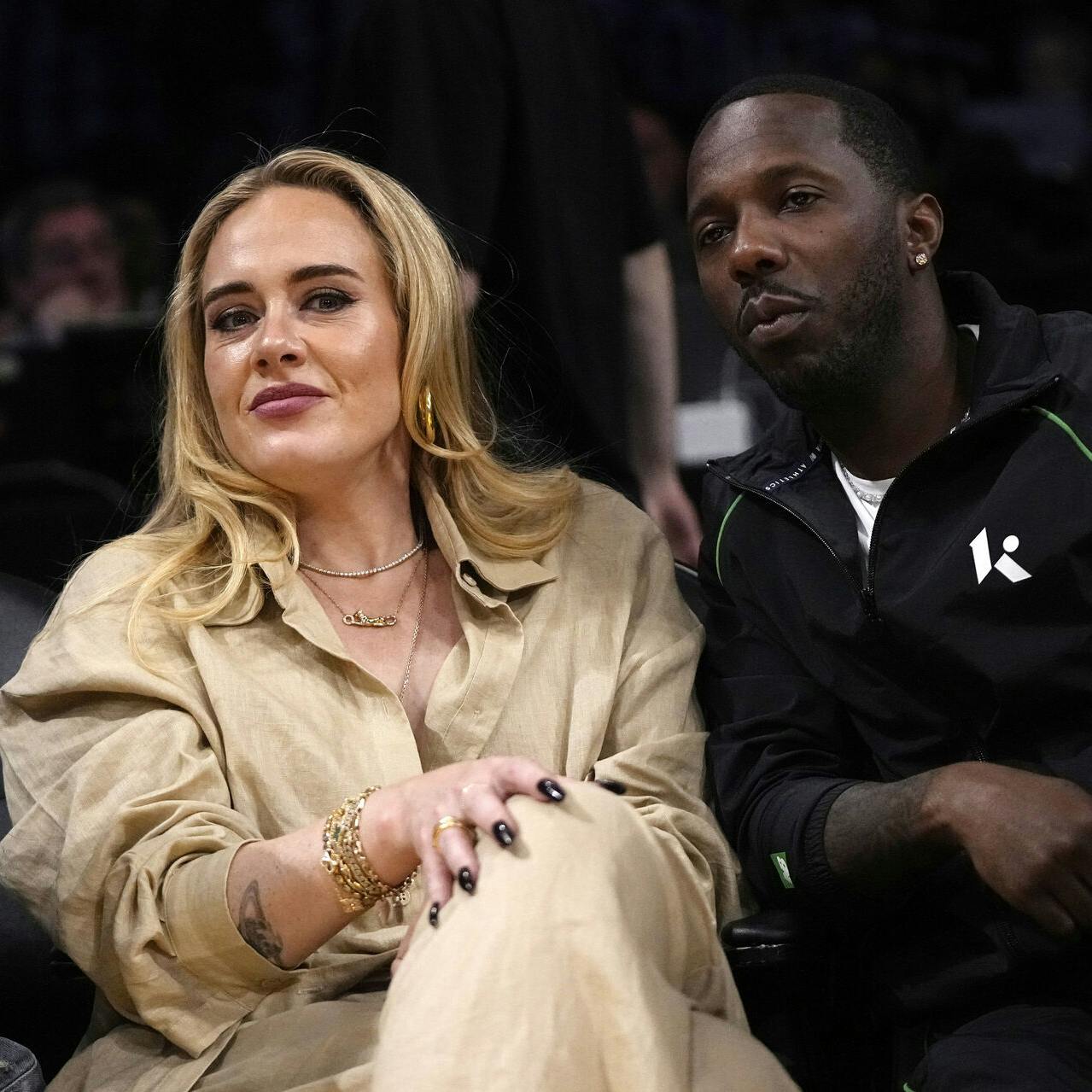 Adele til en NBA-kamp med Rich Paul i maj 2023.