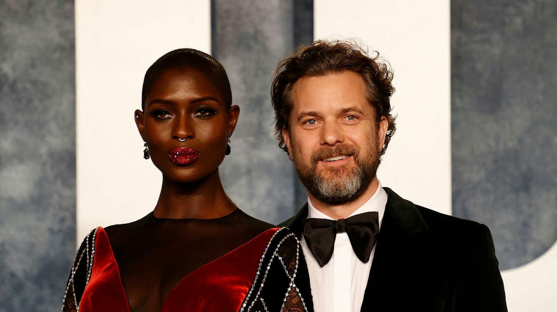 Den britiske skuespiller Turner-Smith og amerikanske Joshua Jackson er blevet enige om skilsmisseplanerne.