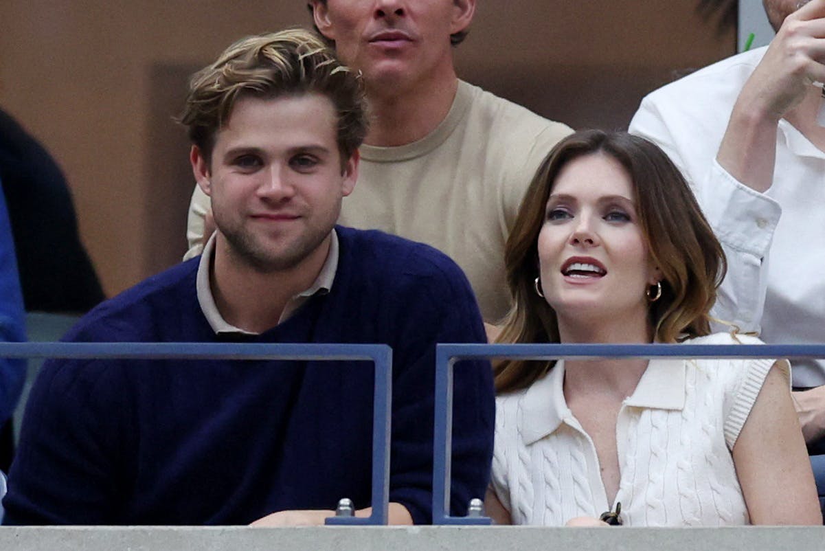 Tennis - U.S. Open - Flushing Meadows, New York, United States - September 10, 2023 Actor Leo Woodall and actress Meghann Fahy attend the final match between Russia's Daniil Medvedev and Serbia's Novak Djokovic REUTERS/Mike Segar