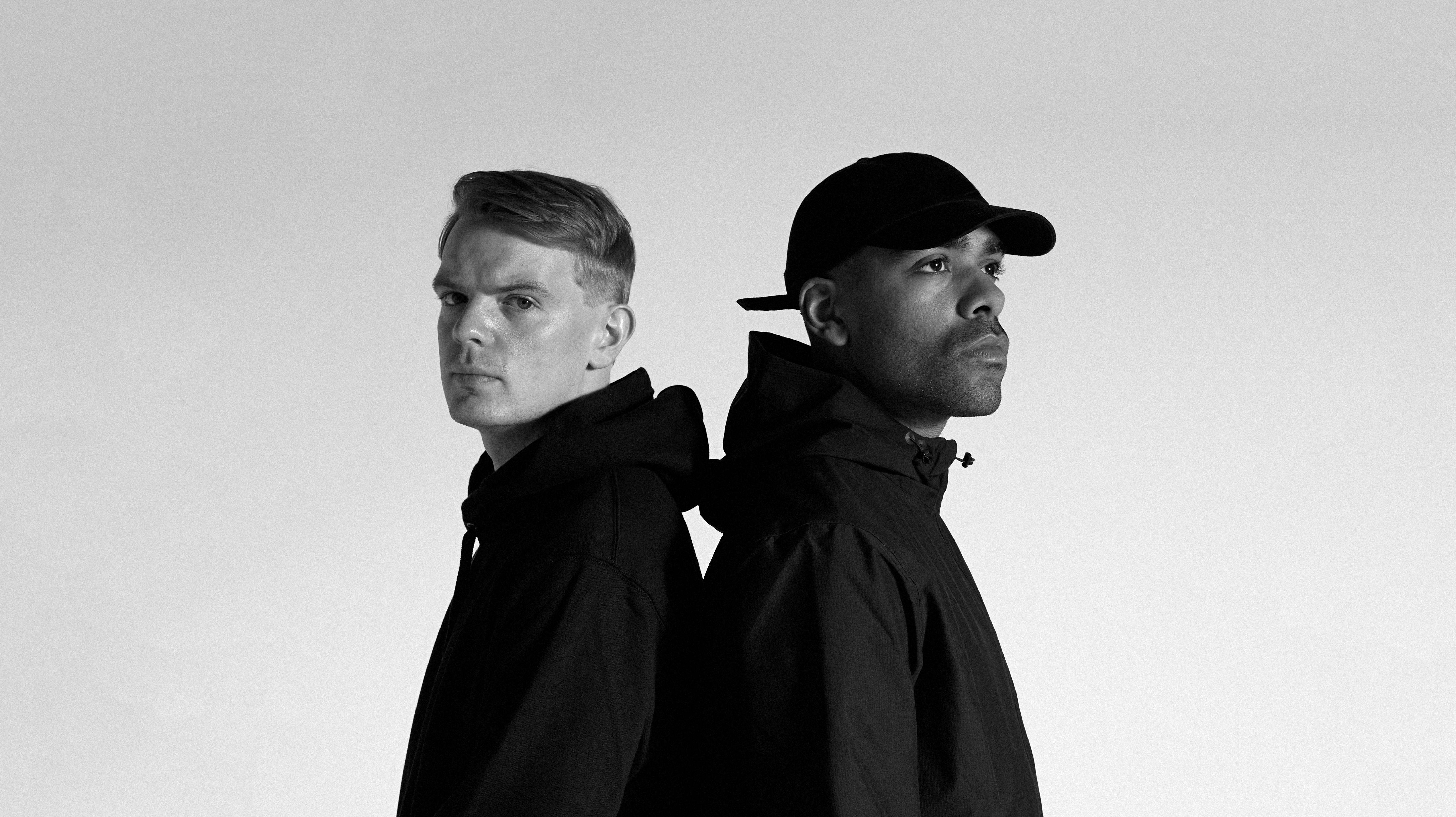 Ukendt Kunstner spillede i år på Roskilde Festival, som de lukkede med et brag. Næste sommer får Aarhus fornøjelsen af Hans Phillip og Jens Ole McCoy, der skal optræde på Northside Festival.