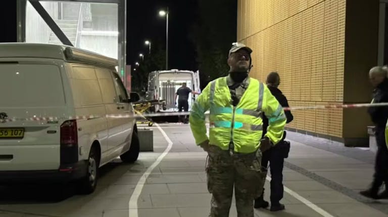 Begge kvinder blev fundet døde i mandens lejlighed.