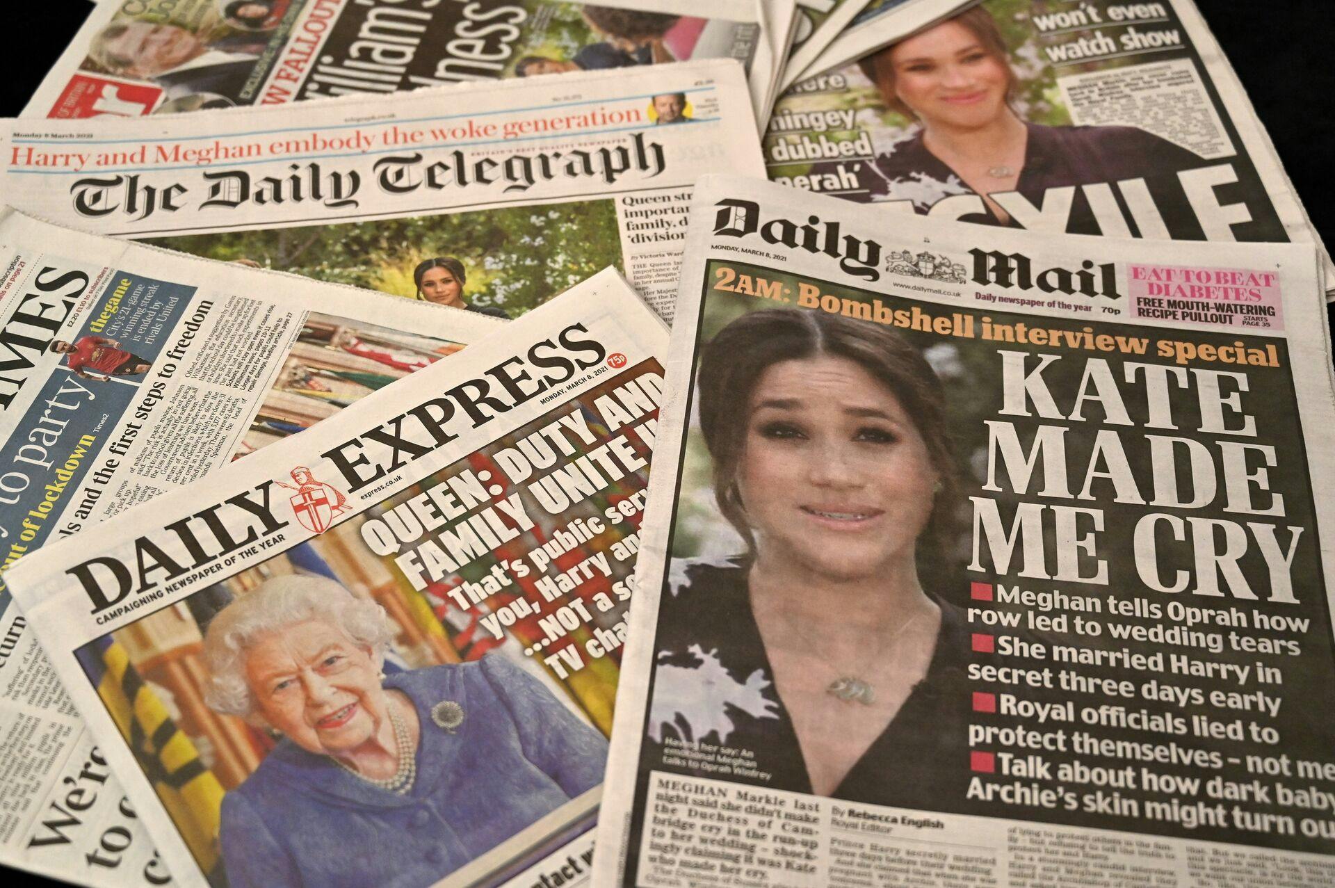 Prins Harry og Meghan HADER tabloidpressen. Men de står aldrig tilbage for selv at smide med skidt imod deres familie i netop pressen, når det passer ind i deres dagsorden.