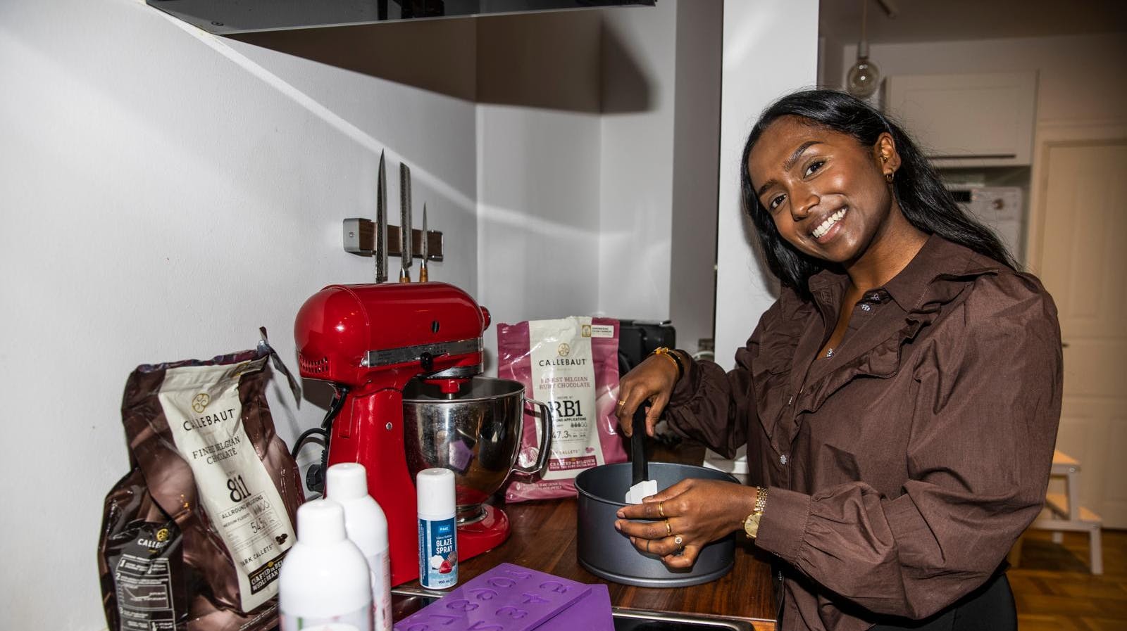 Selv om Thas er nået langt i DR’s bagehit, har hun ikke ambitioner om, at kager og desserter skal blive til hendes levebrød