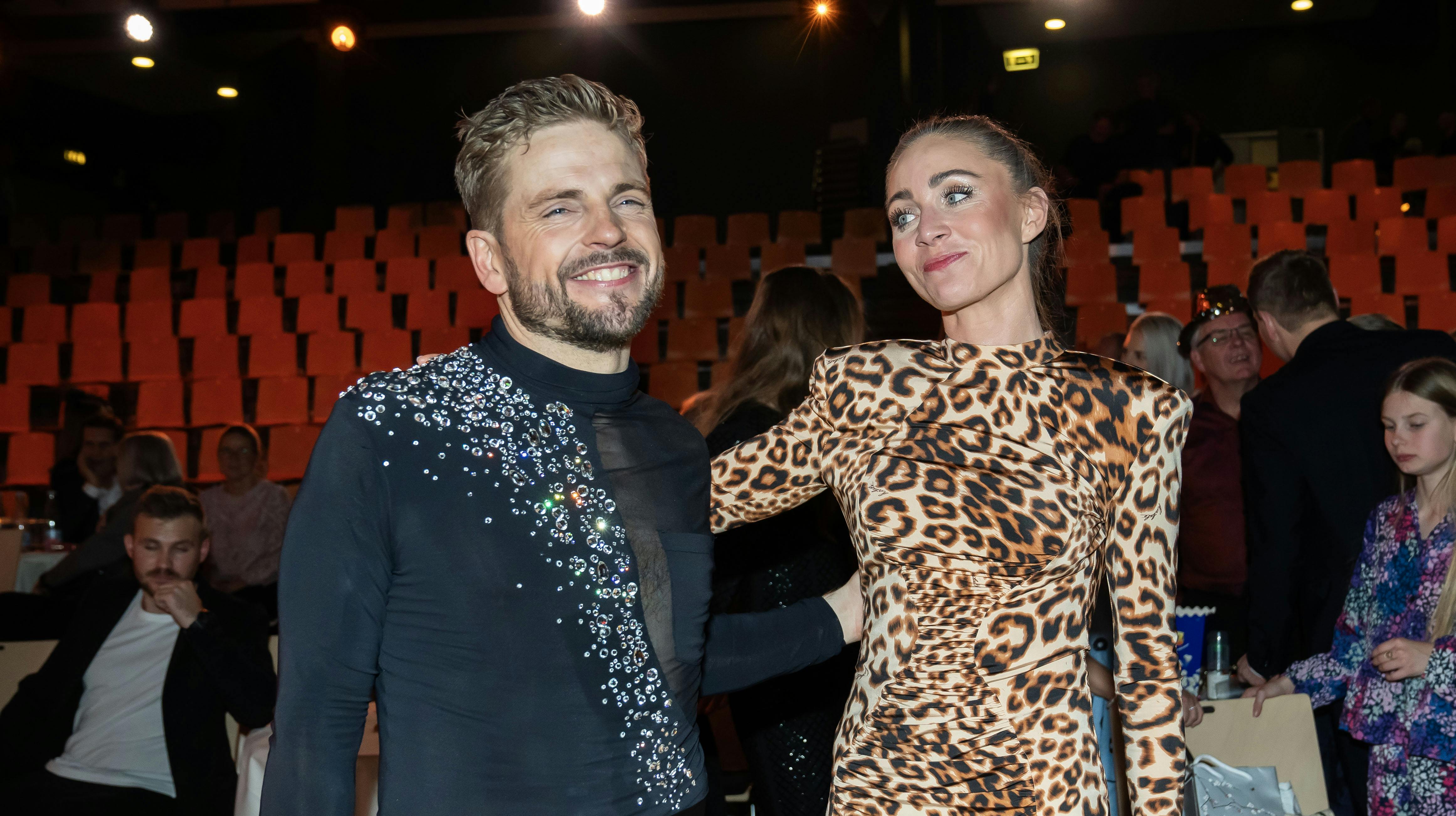 OPGAVE: Finalen i Vild med dans 2023 Her årets vindere: Kasper Fisker & Karina FrimodtSTED: Forum HorsensJOURNALIST: Karina Didriksen, Nikolaj Bonde, Line Lei og Helle Skram de FriesFOTOGRAF: Hanne JuulDATO: 20231124