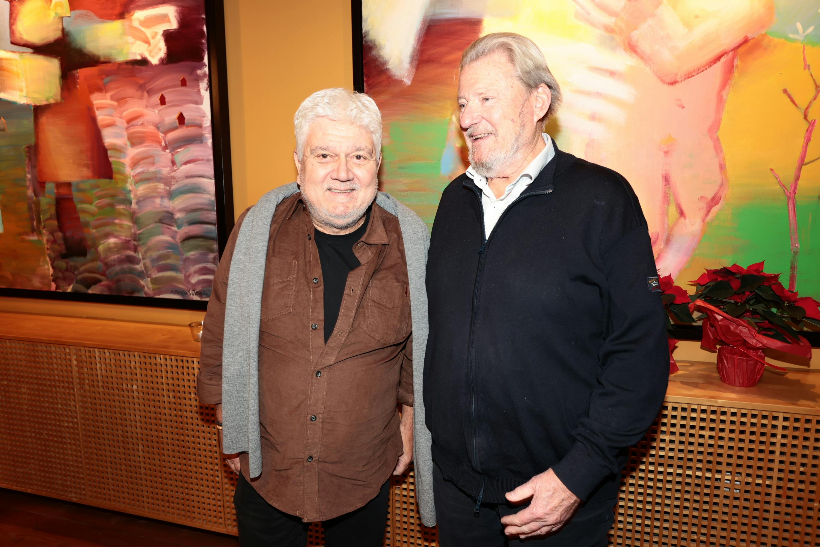 Kim Veisgaard, 69, og Waage Sandø, 80, har fået "sne i håret", men har stadig gang i karriererne.