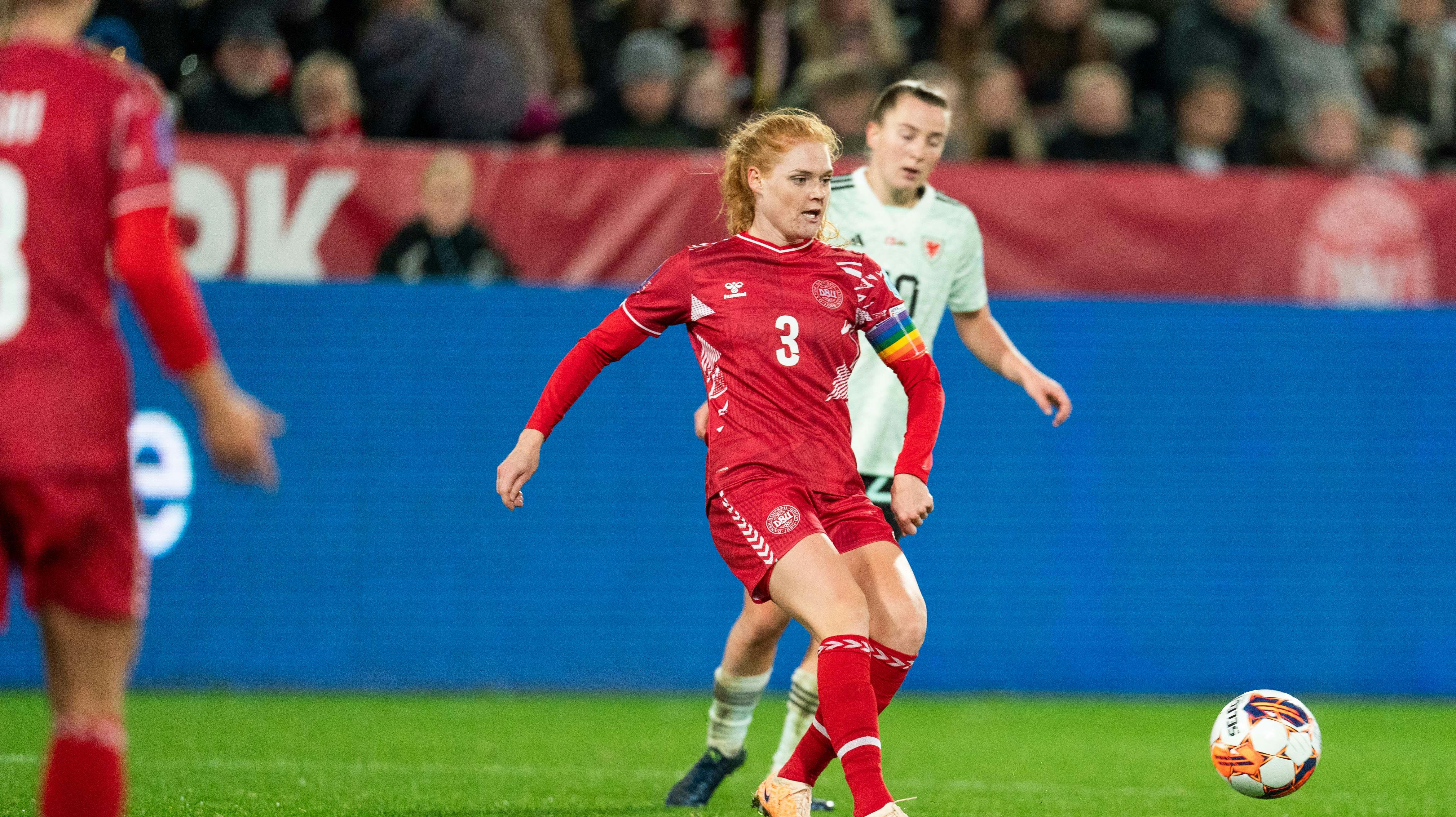 Stine Ballisager skal med landsholdet forsøge at sikre et dansk Nations League playoffspil, der kan udløse en eftertragtet OL-billet. 