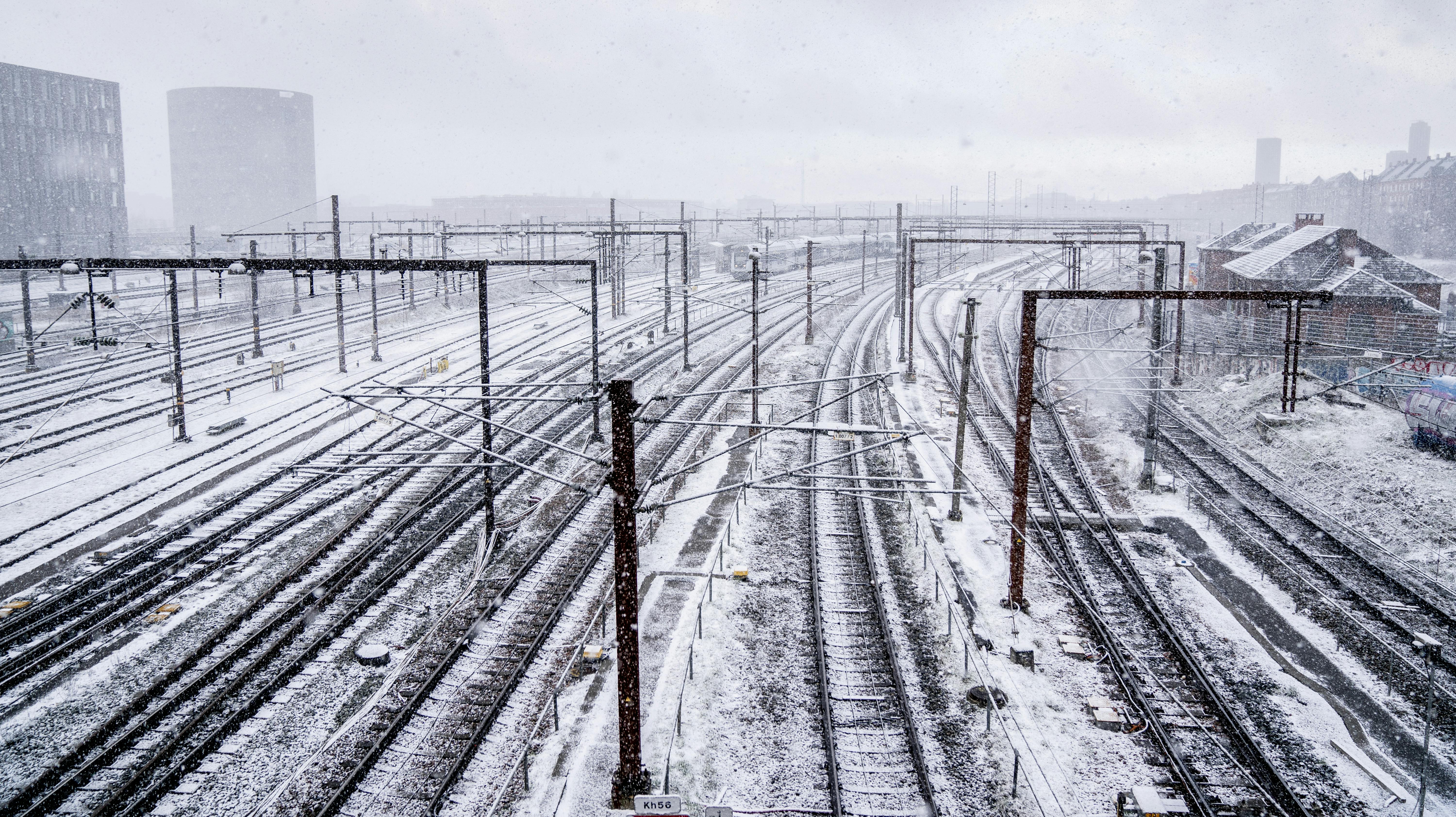 Snevejr ved Dybbølsbro i København, mandag den 27. marts 2023. (Foto: Ida Marie Odgaard/Ritzau Scanpix)