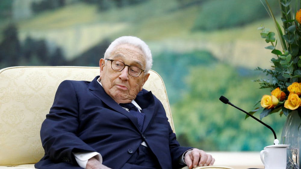 Så sent som i juli i år besøgte den 100-årige Henry Kissinger Kina. Her mødtes han blandt andet med den kinesiske præsident, Xi Jinping. 