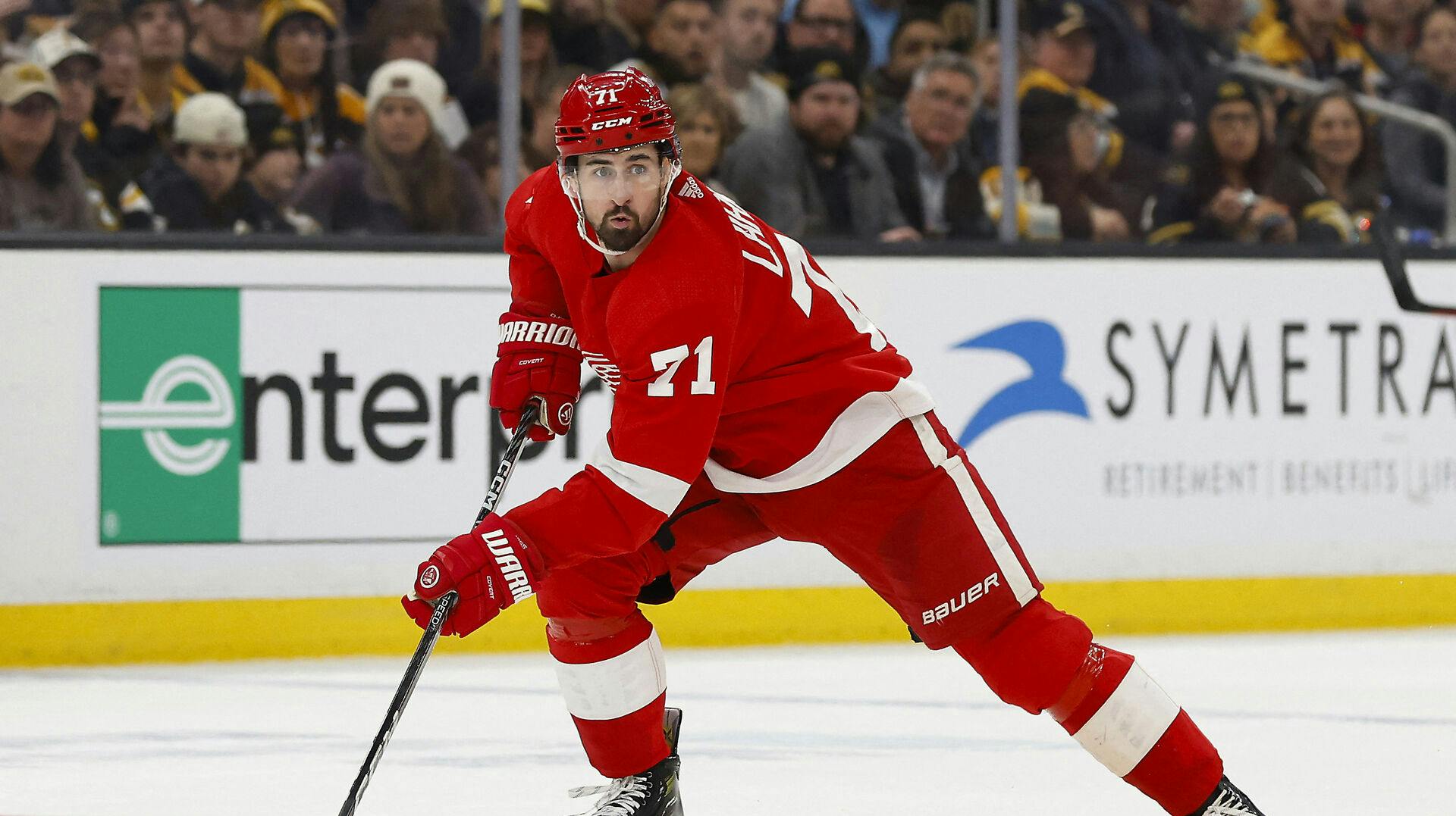Dylan Larkin er i stor sorg.