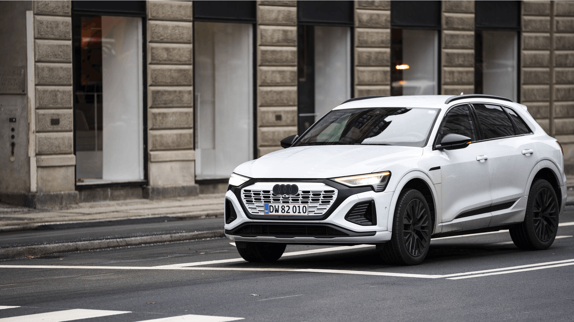 Det er modeller som denne fra Audi, der har fået bilsalget til at vokse herhjemme.