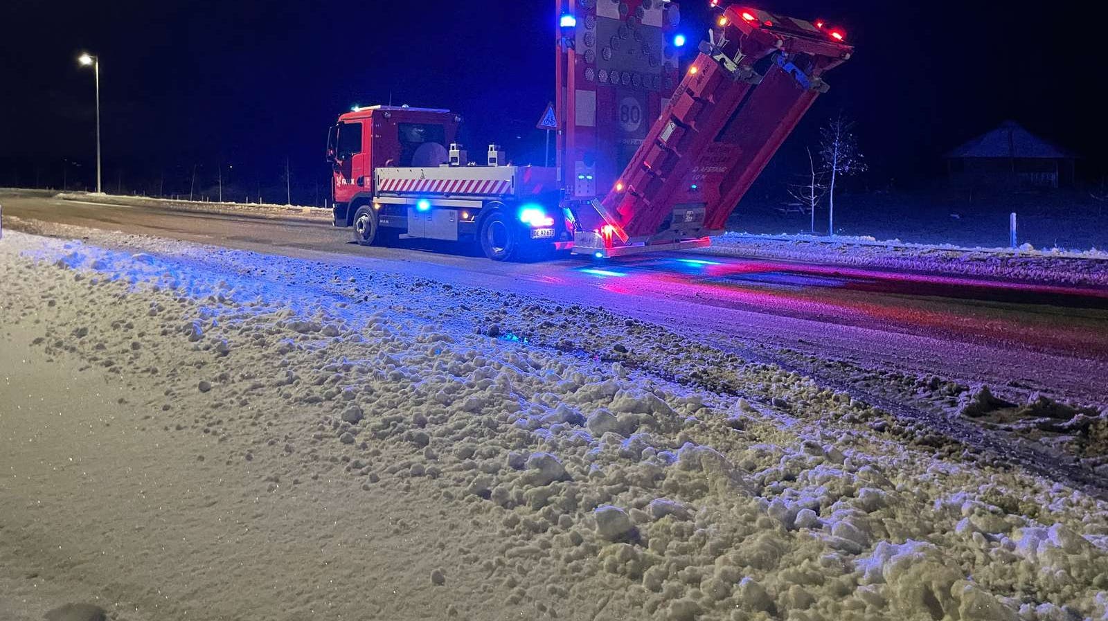Østjyllands Politi måtte torsdag eftermiddag rykke ud til en alvorlig ulykke. En 74-årig mand er anholdt i forbindelse med sagen.