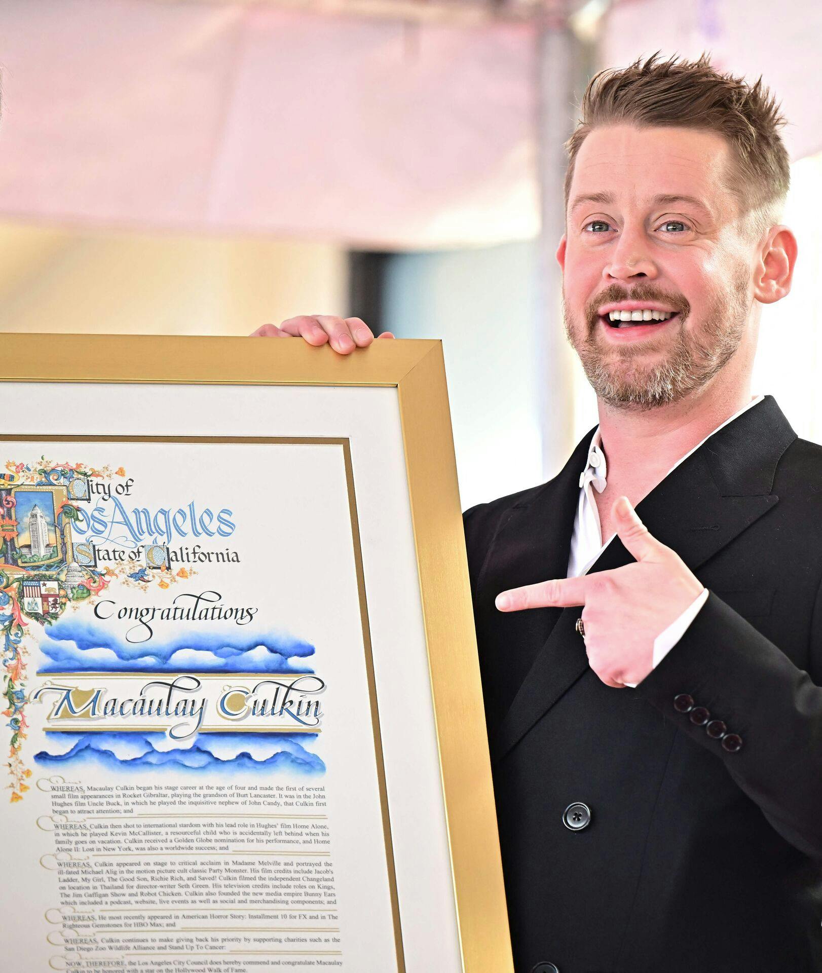 Macaulay Culkin blev kendt for sin rolle som Kevin McCallister i "Alene hjemme"-filmene fra 1990 og i 1992. Han var en af 90'ernes mest berømte og bedst betalte barnestjerner.