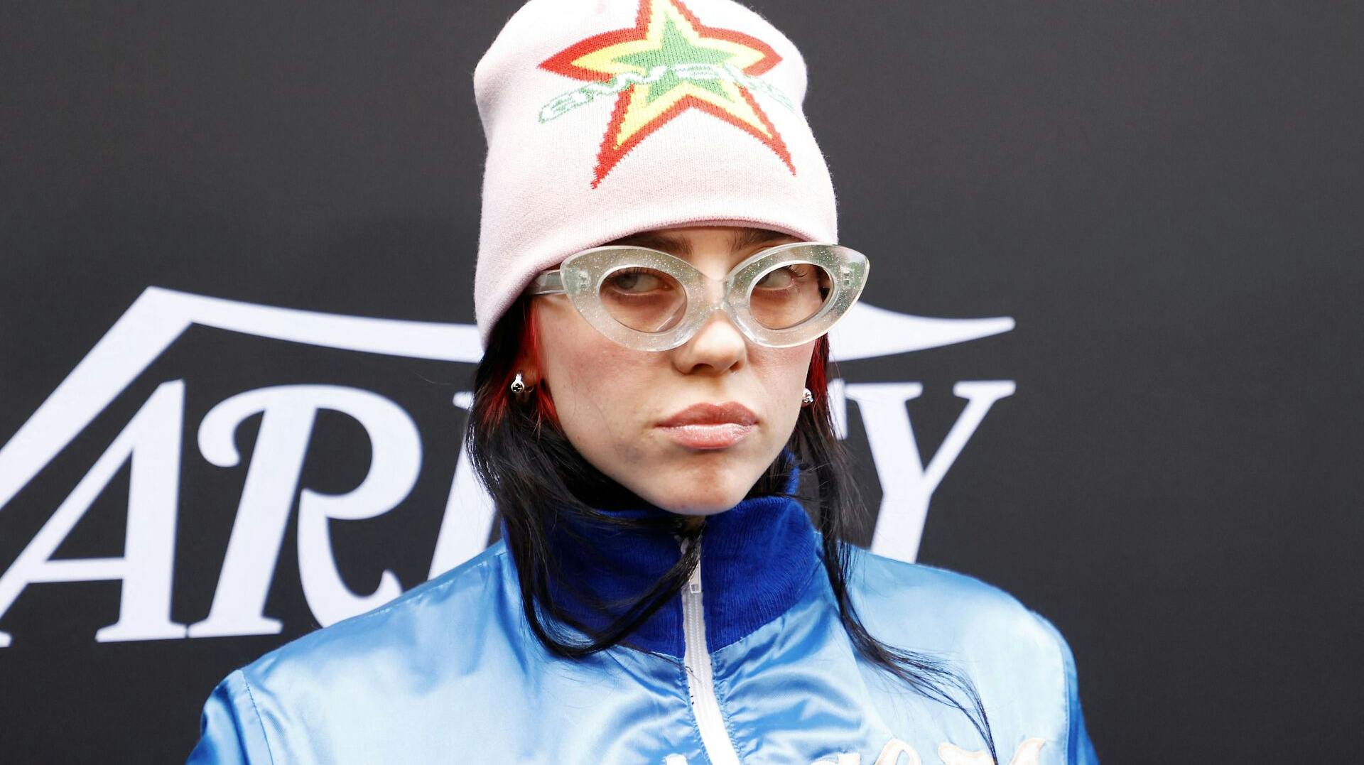 Den amerikanske sangerinde Billie Eilish har sat ord på det, mange af hendes fans længe har spekuleret i.