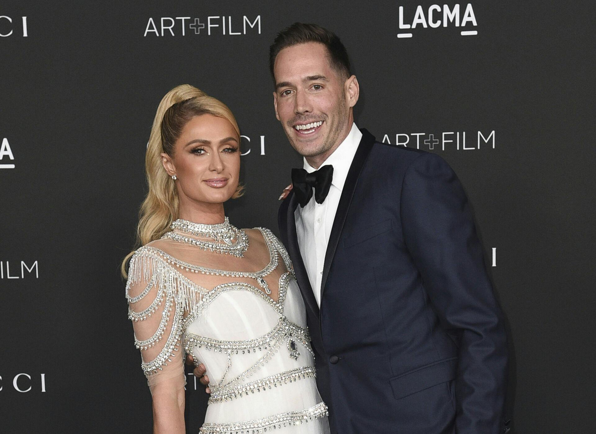 Paris Hilton og manden Carter Reum til  LACMA Art + Film Gala i Los Angeles i 2021.