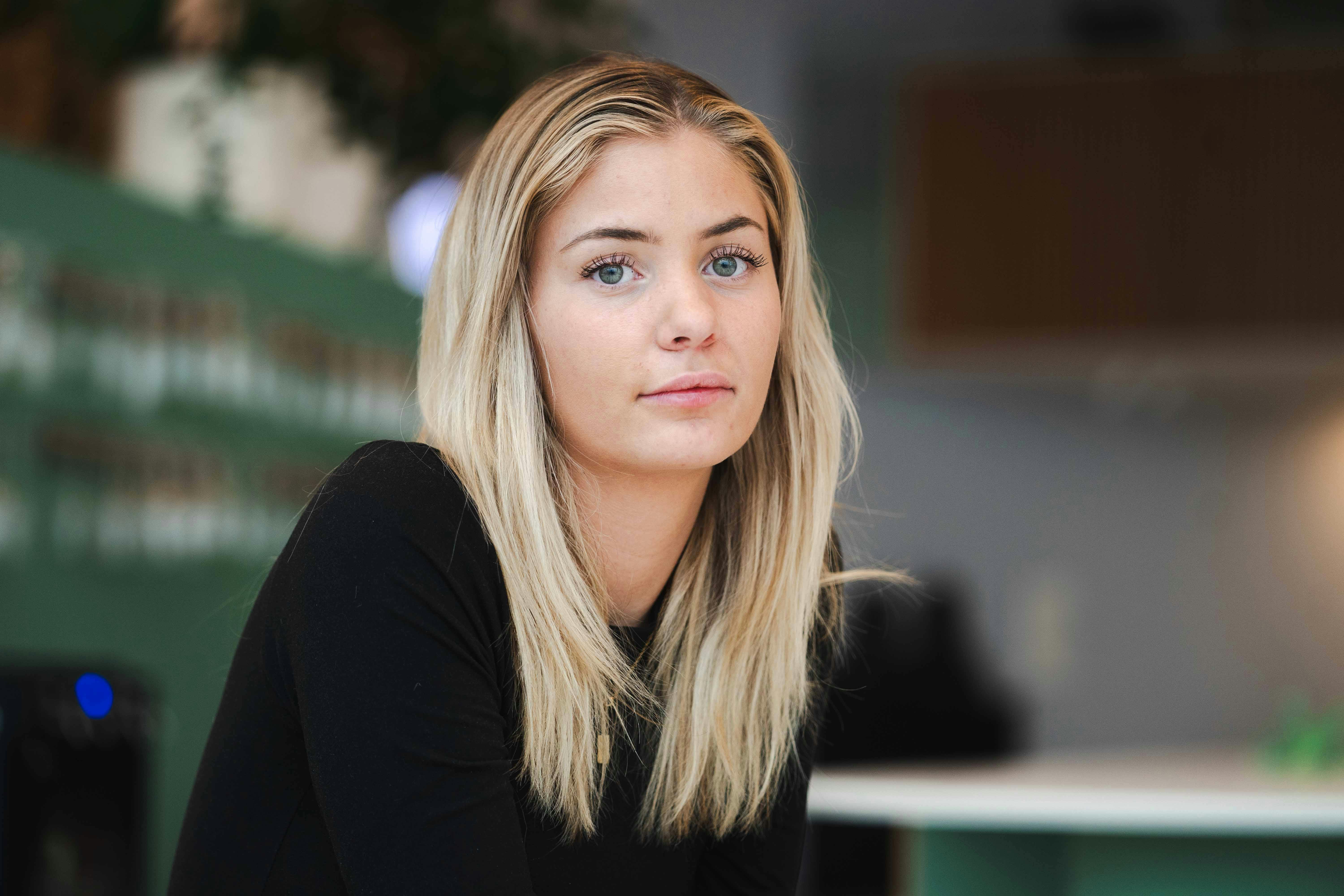 Sladderministeriet med Sarah Dohn og Vivi Bach (”Paradise Hotel”)