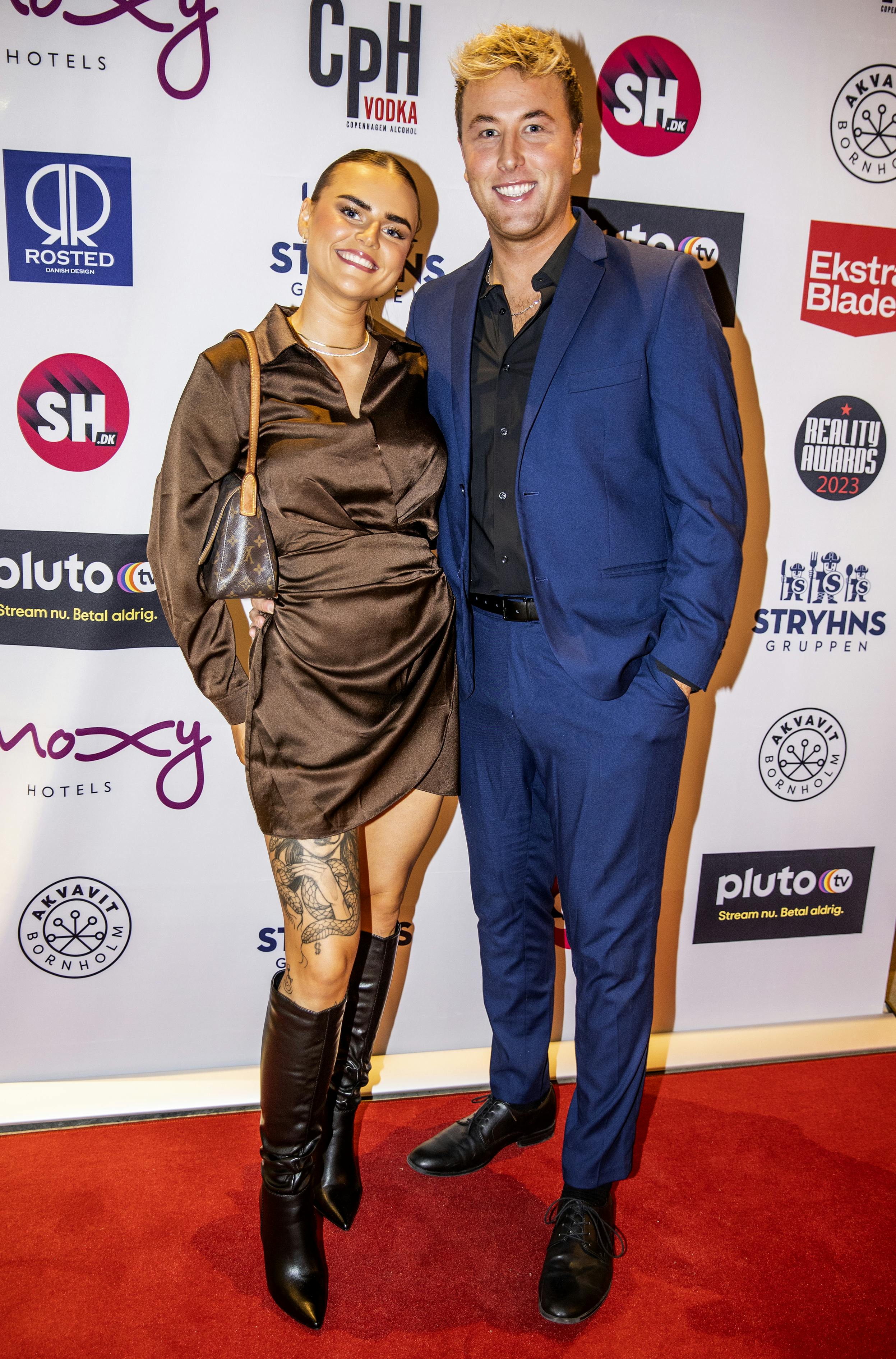 Anne Plejdrup og Nikolaj Hvidman til Reality Awards julefrokost, hvor Nikolaj dog havde tænkt sig at få lidt snaps indenbords.
