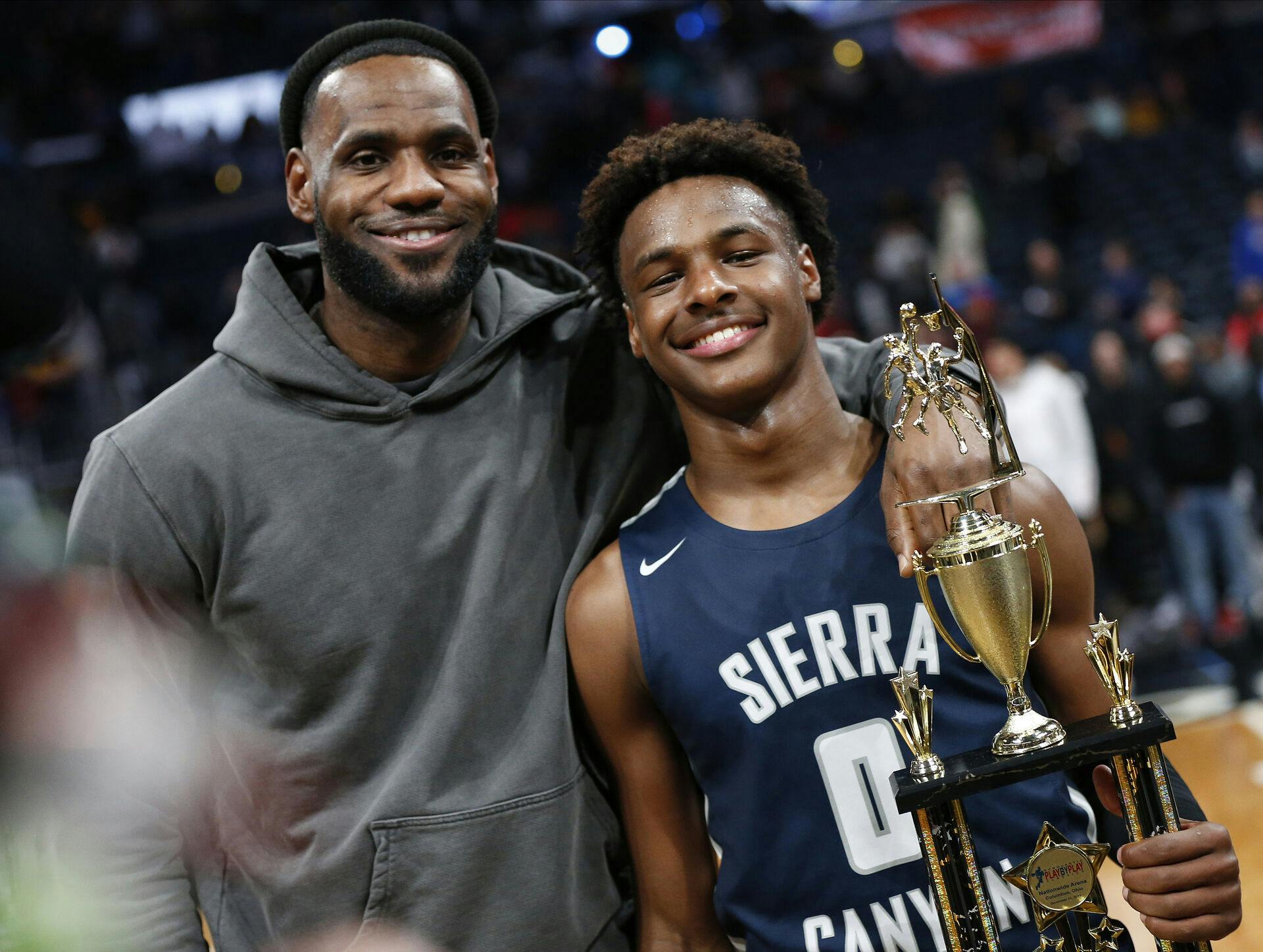 Bronny James, der er søn af LeBron James, blev ramt af et hjertestop i sommer. Nu er der fantastisk nyt. 
