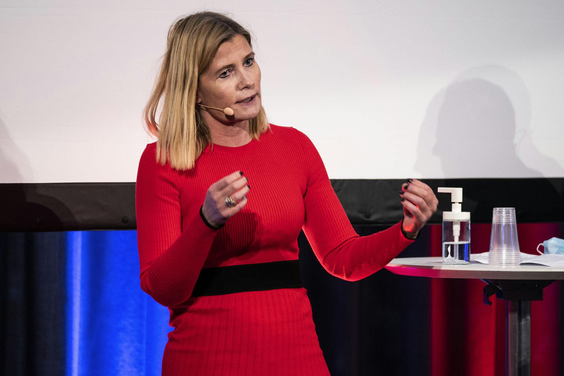 Anna Libak på scenen ved Amerikansk valgfest på Nationalmuseet i København, tirsdag den 3. november 2020. (Foto: Martin Sylvest)