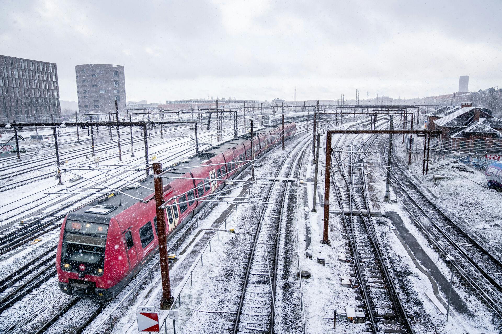 Der er masser af forsinkelser på S-togene tirsdag morgen.&nbsp;