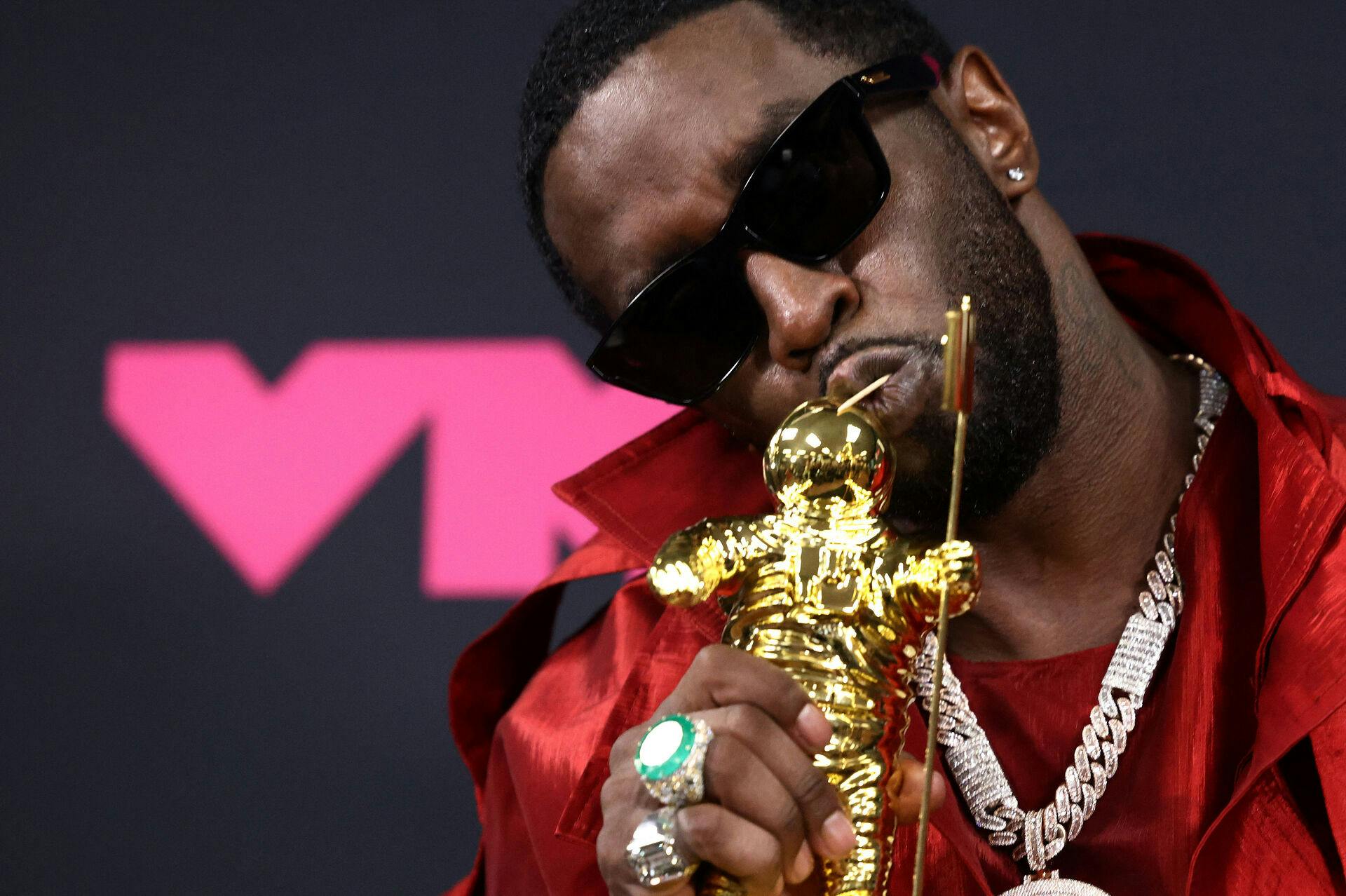 Kvinderne, der nu anklager "Diddy", vil bare have nemme penge, mener han.