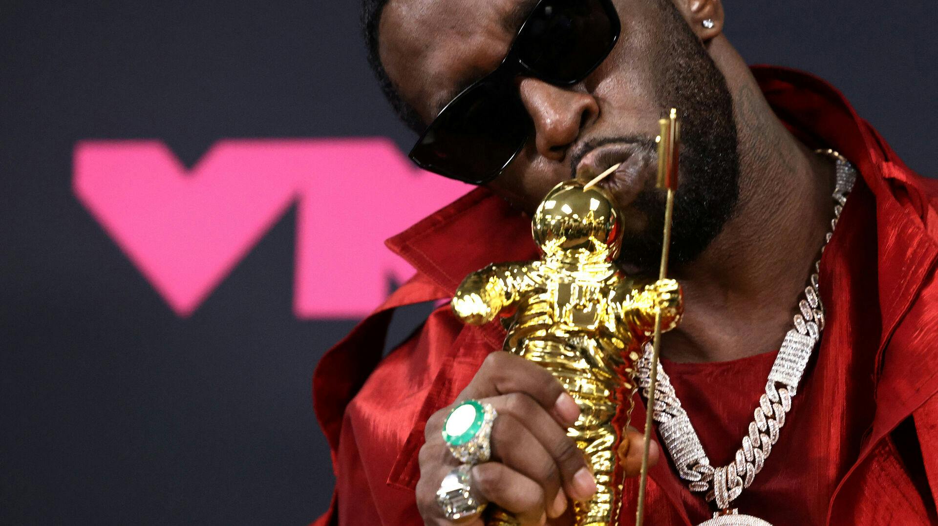 Kvinderne, der nu anklager "Diddy", vil bare have nemme penge, mener han.